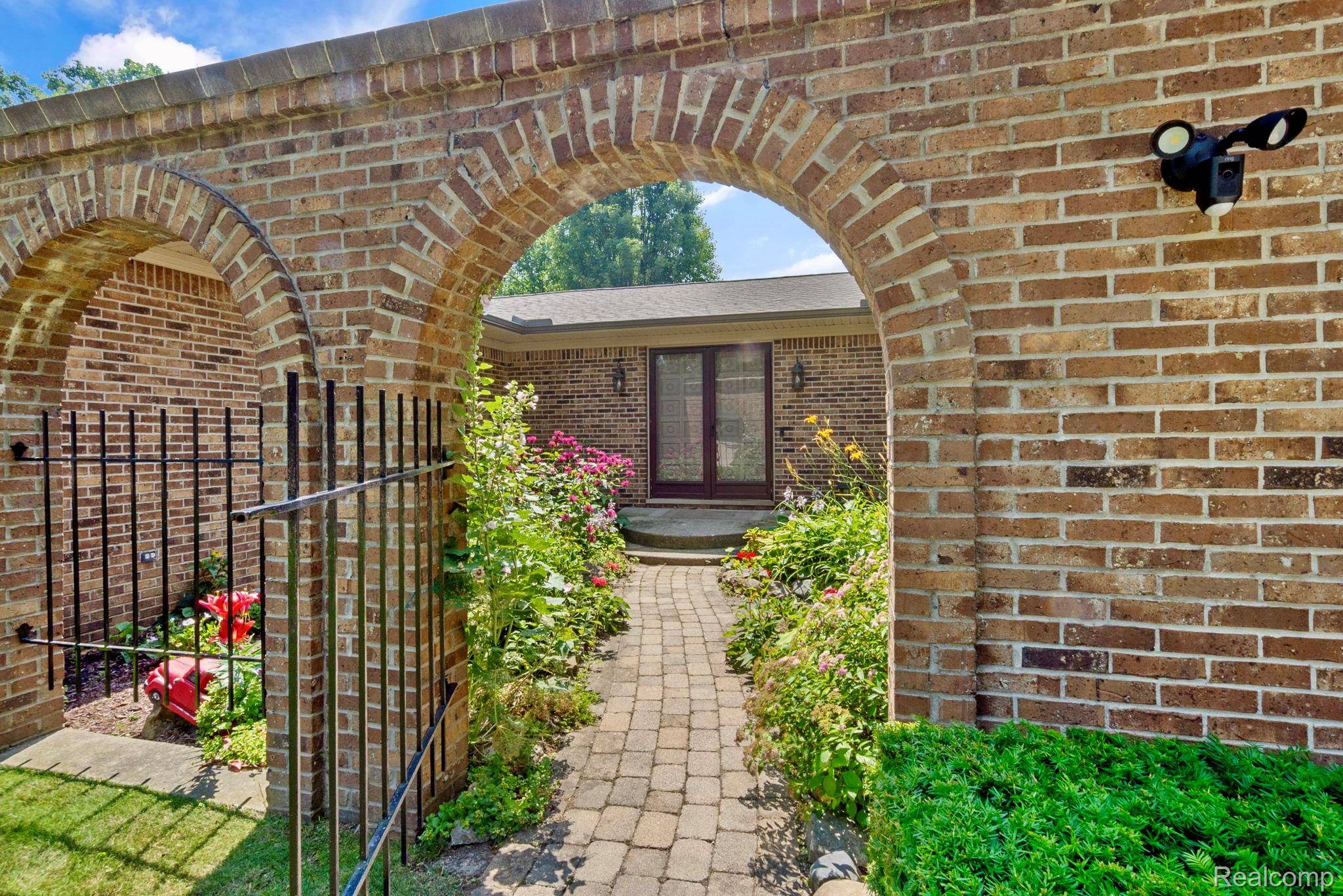 Davison, MI 48423,8400 Oak Shade CT