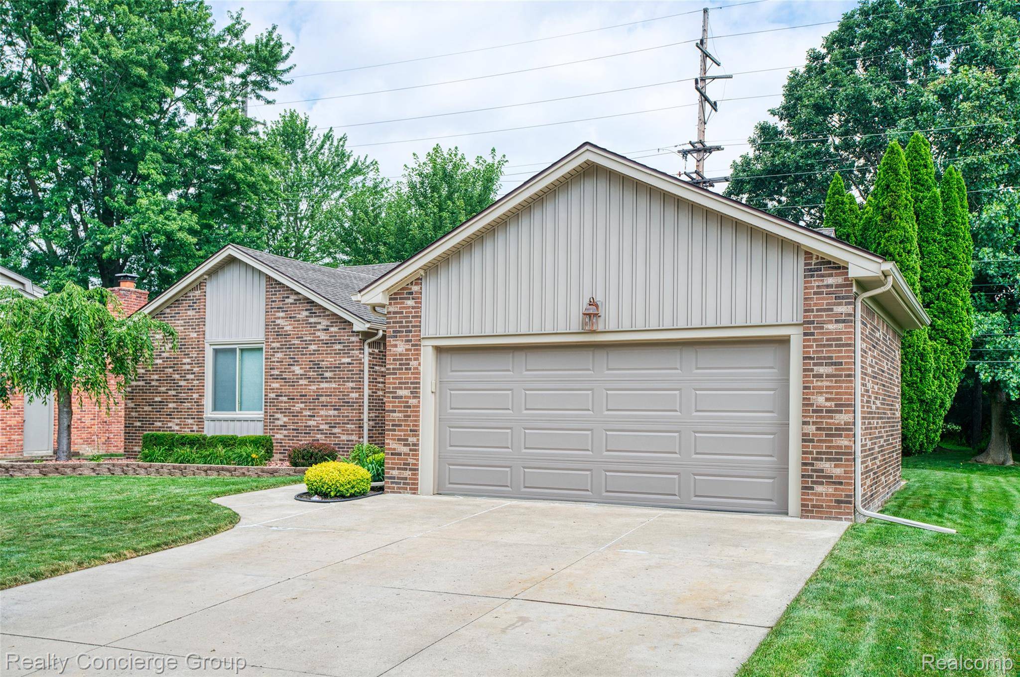 Livonia, MI 48152,31260 Mayville ST