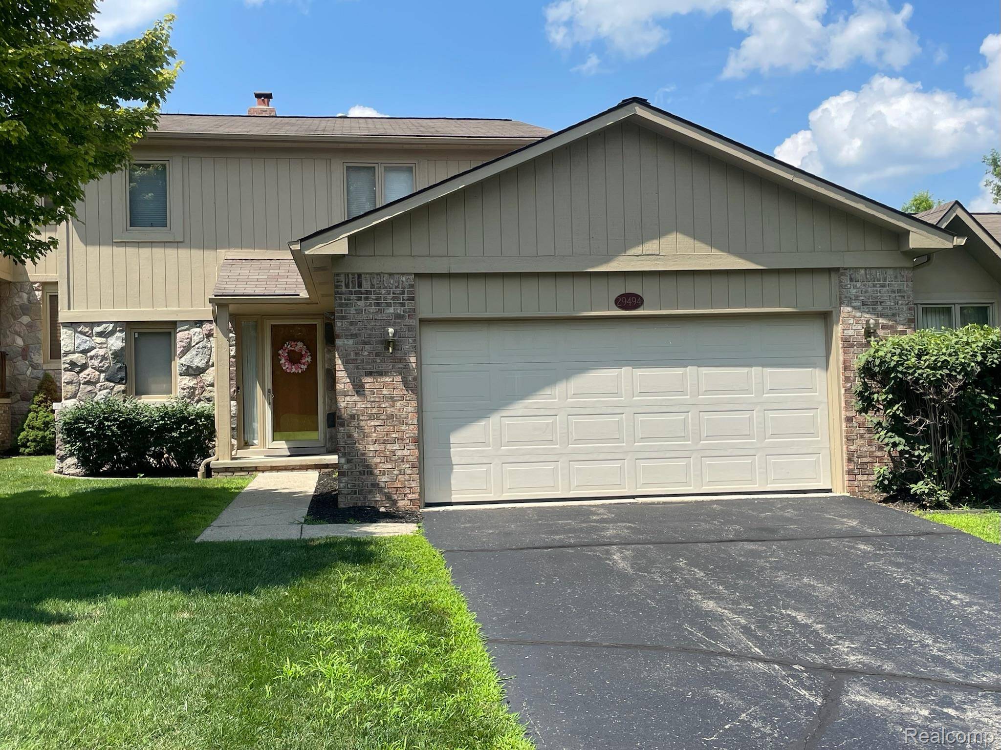 29494 Sylvan LN #6, Farmington Hills, MI 48334
