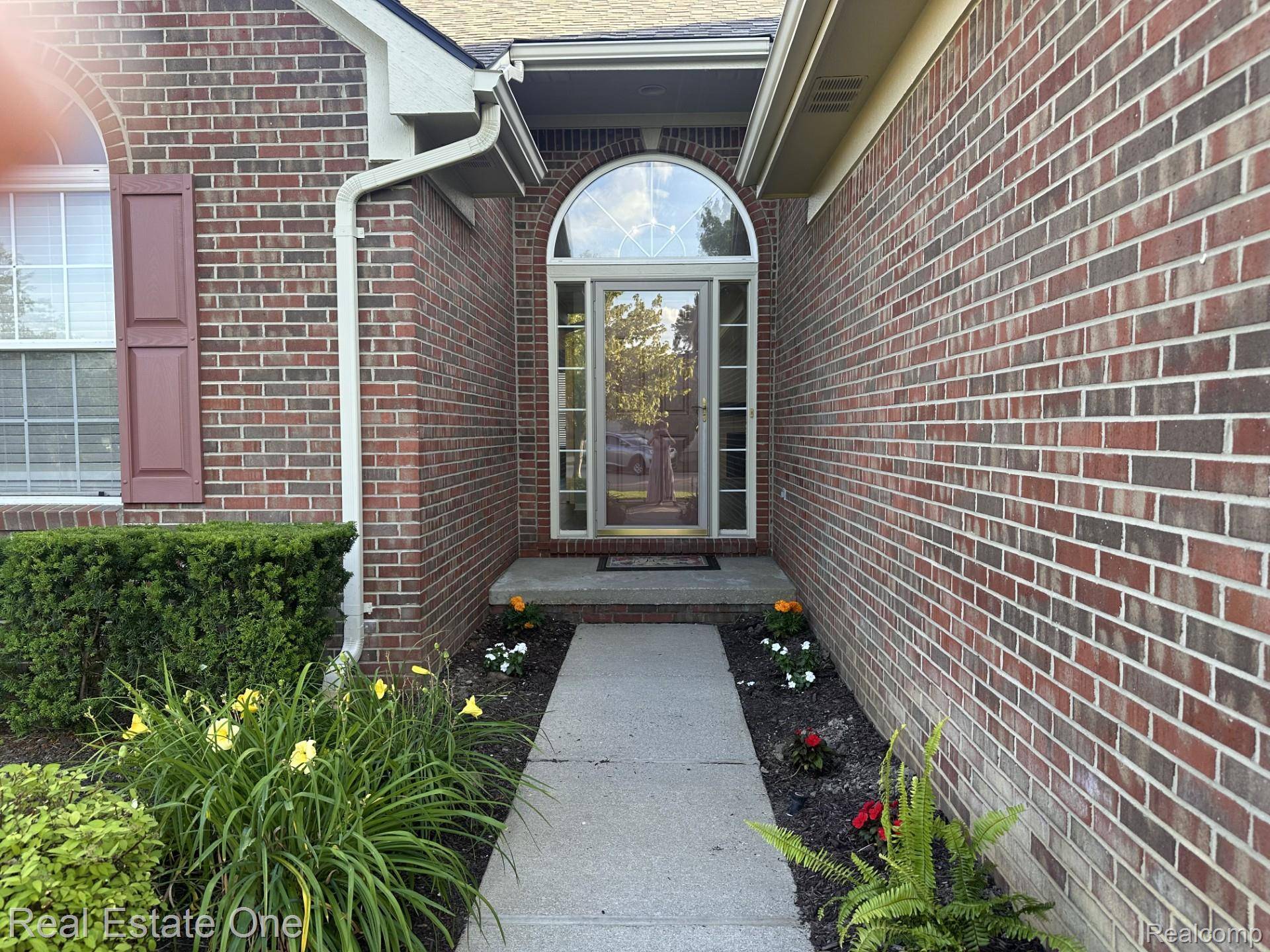 Commerce Twp, MI 48390,820 Woodhaven DR