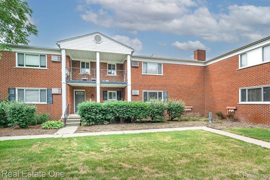 Rochester Hills, MI 48306,1097 Tienken CT