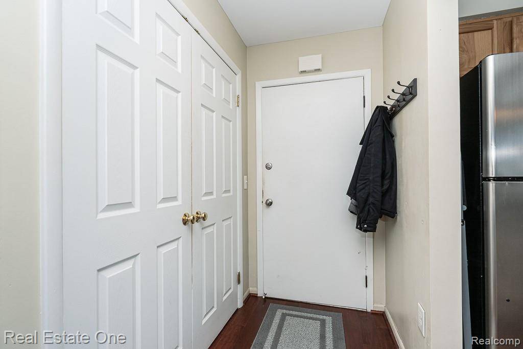 Rochester Hills, MI 48306,1097 Tienken CT