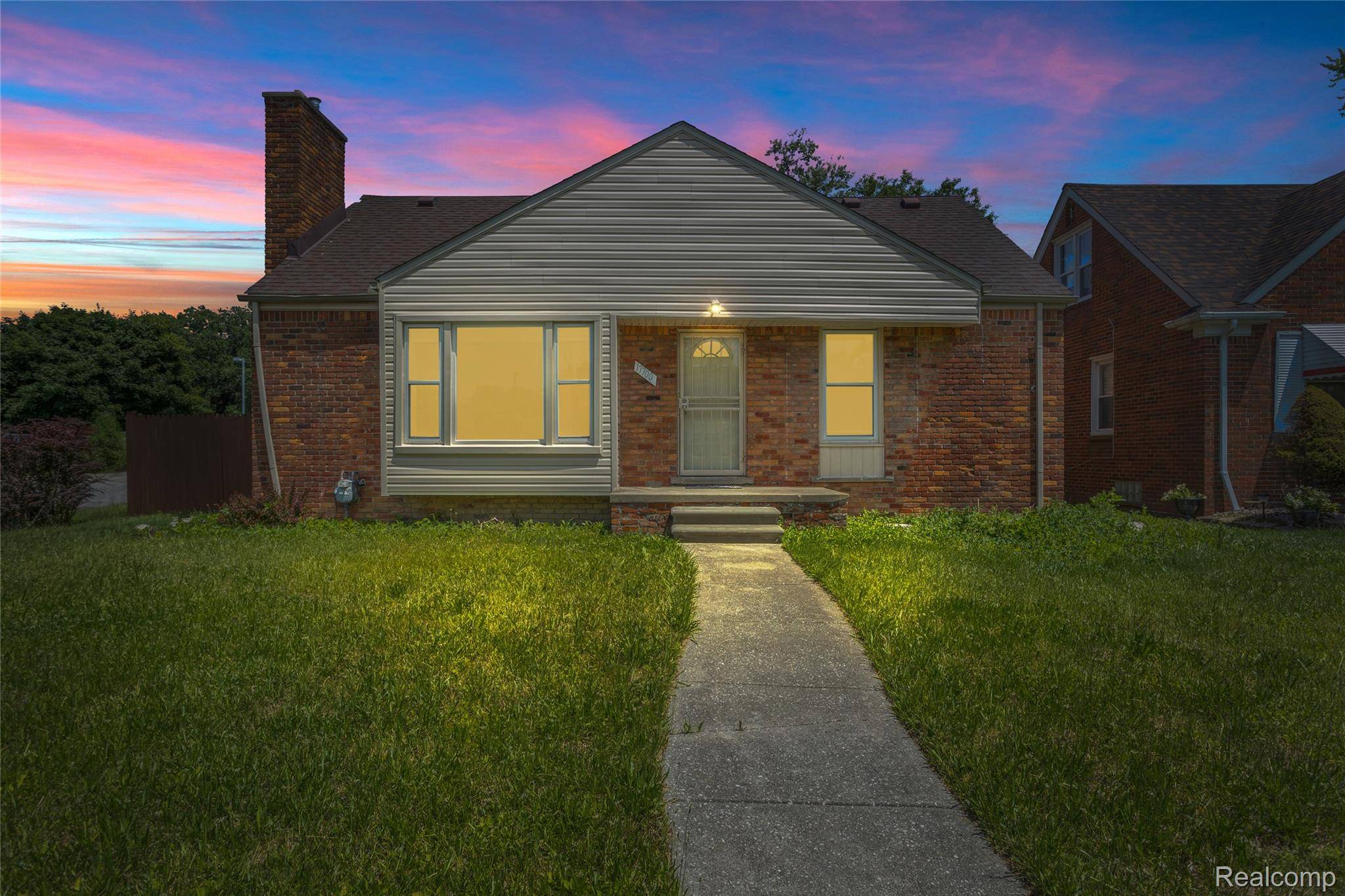 Detroit, MI 48219,17700 Edinborough RD