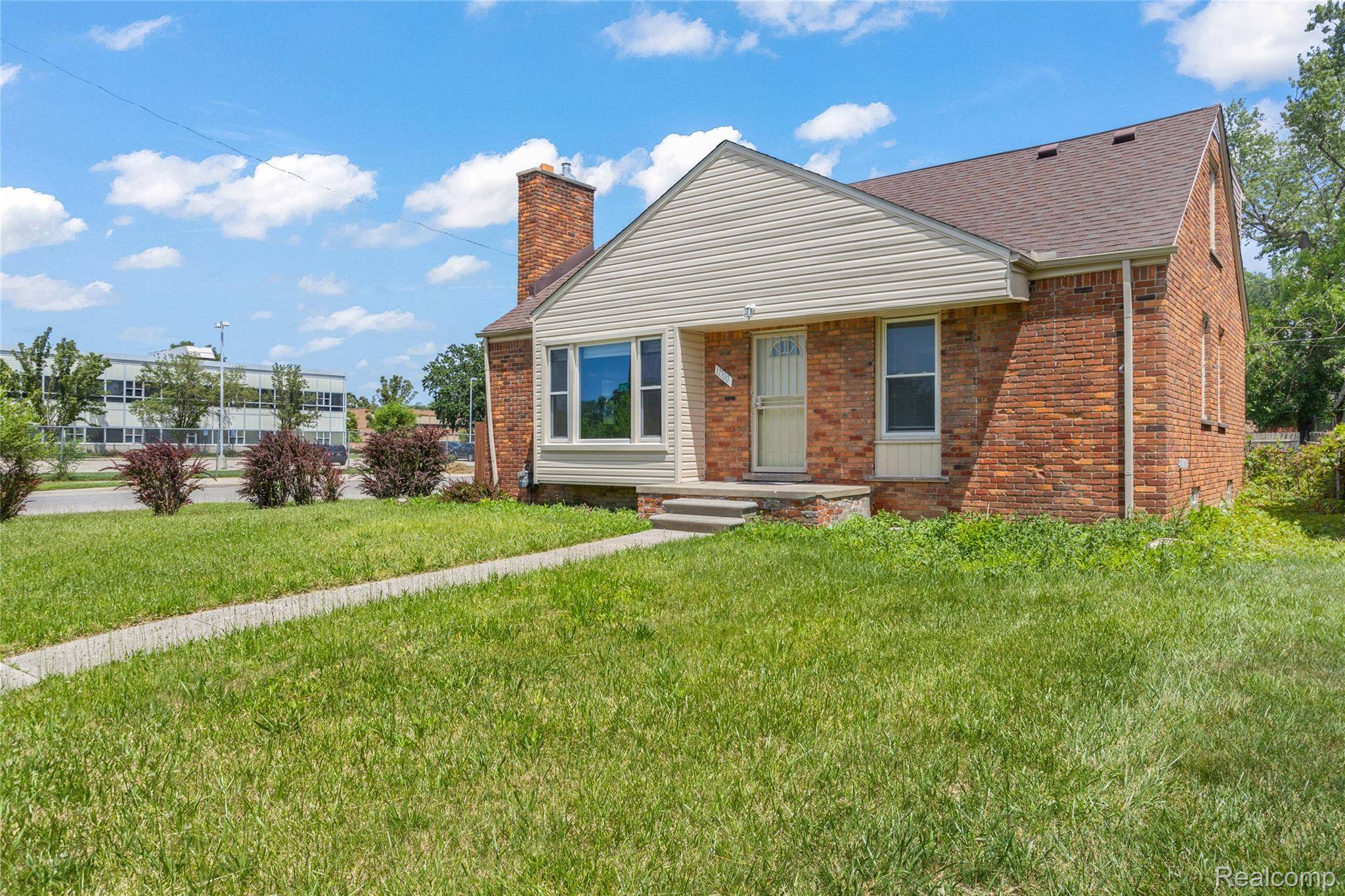 Detroit, MI 48219,17700 Edinborough RD