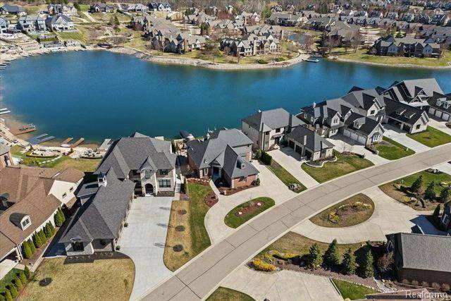 South Lyon, MI 48178,8353 PIER POINT CT