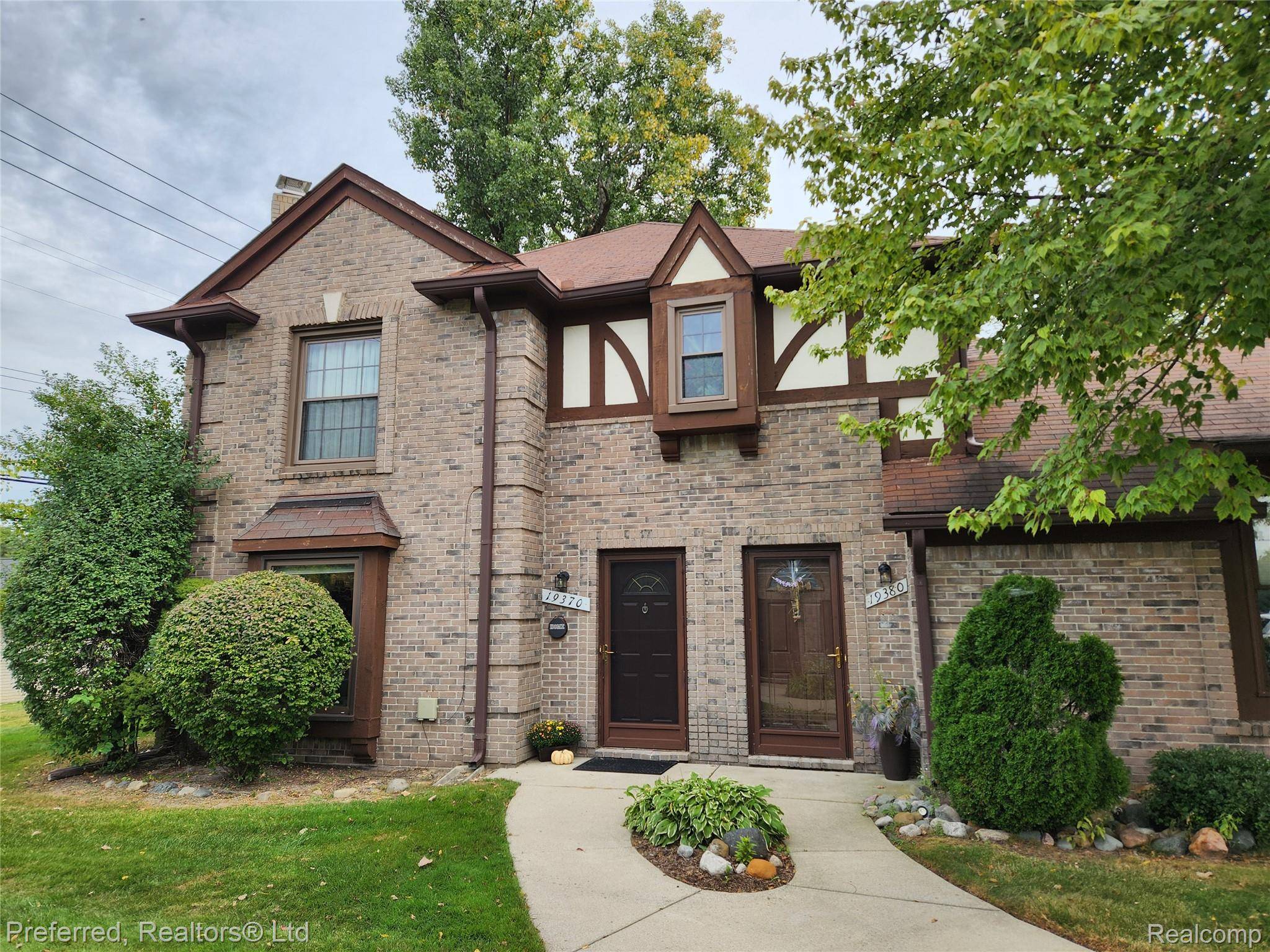 Lathrup Village, MI 48076,19370 W 11 Mile RD