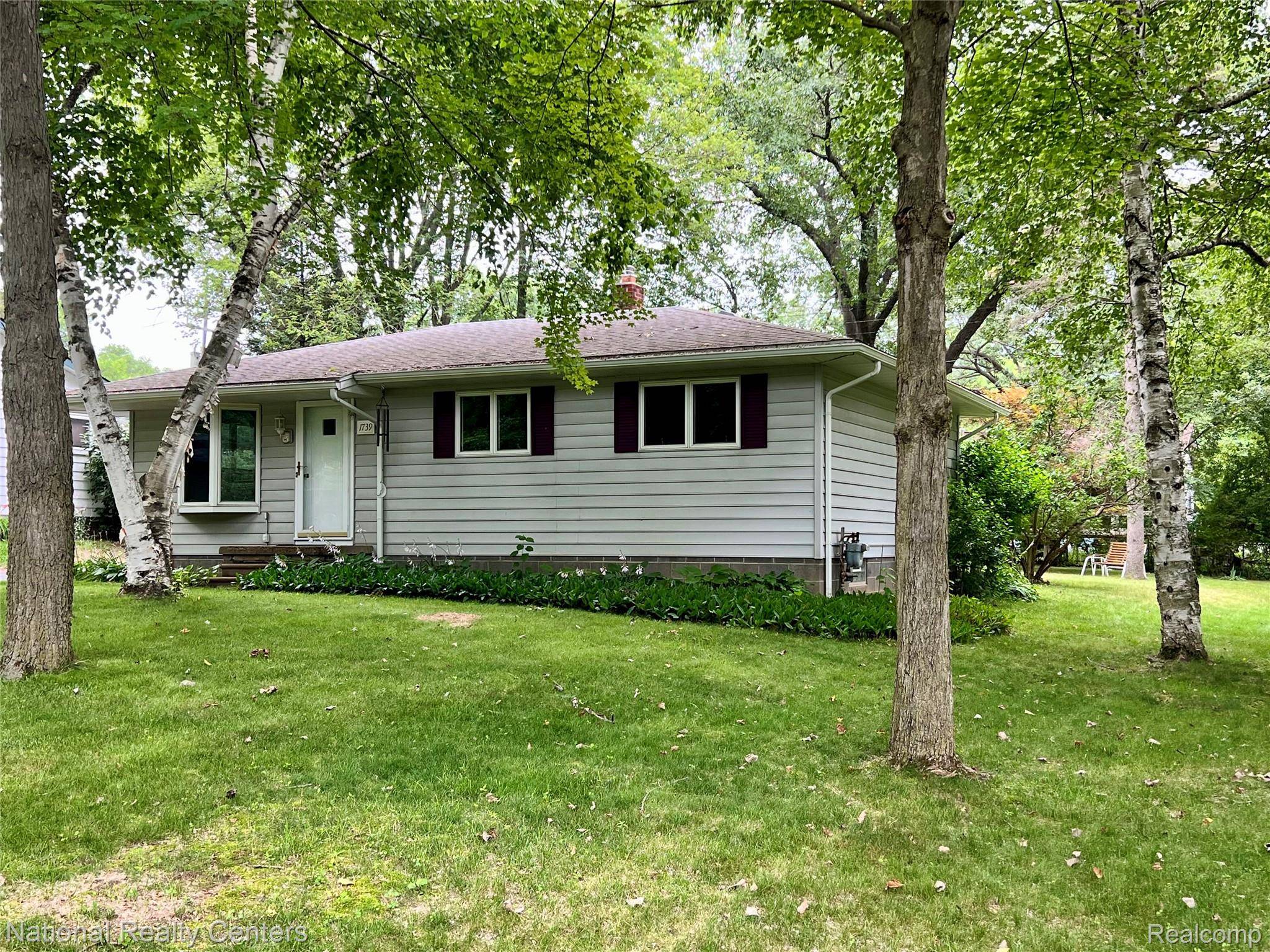 West Bloomfield, MI 48324,1739 Weymouth ST