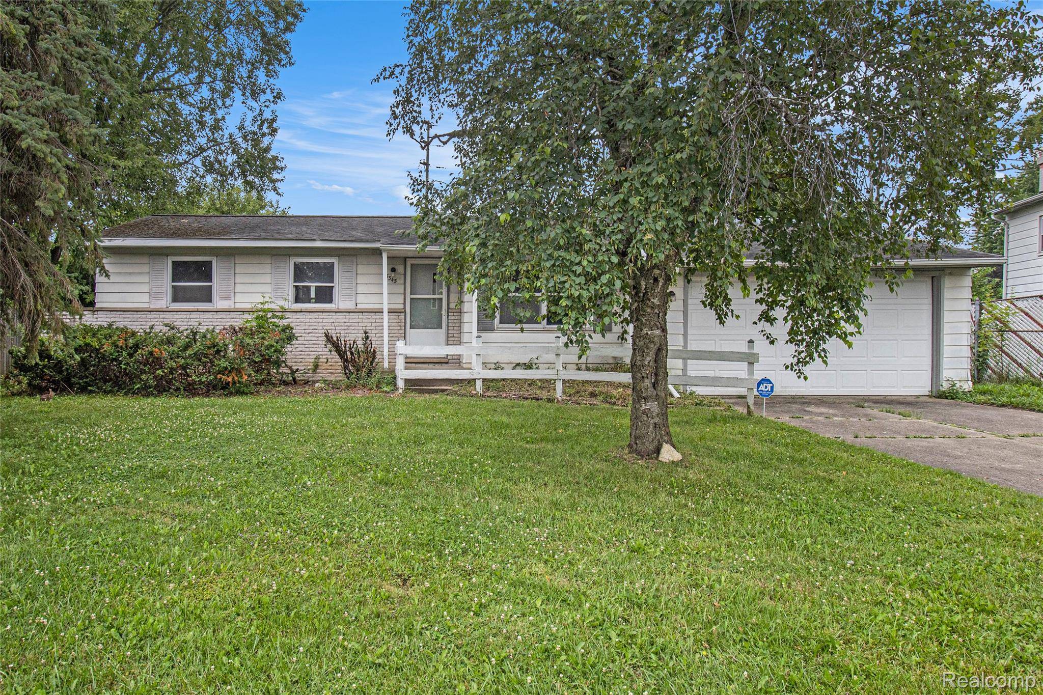 Flint, MI 48532,3345 Ridgecliffe DR