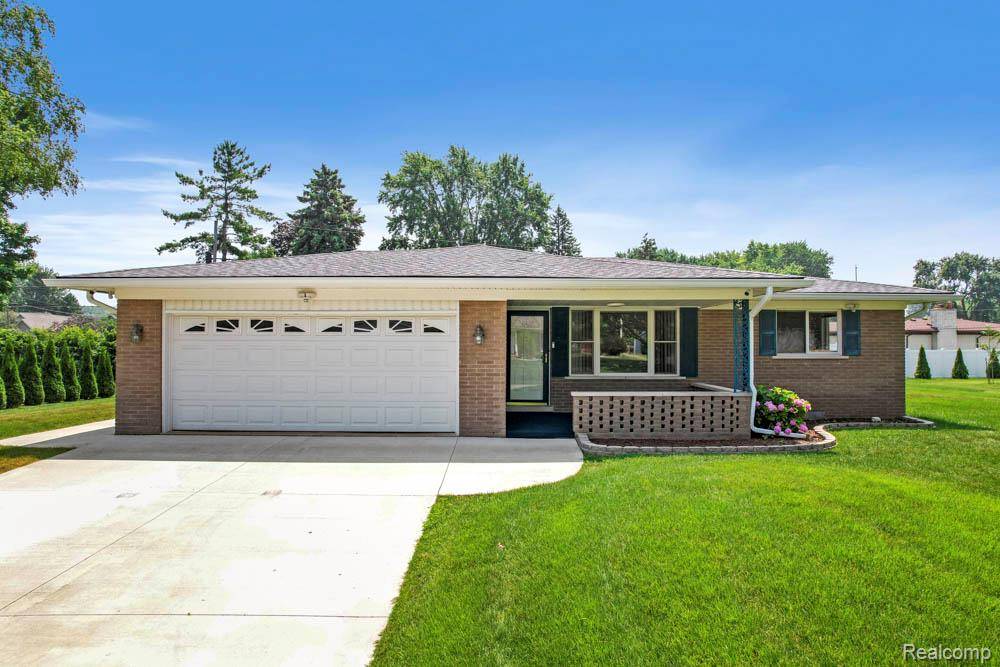 Macomb, MI 48044,18400 Dennis CT