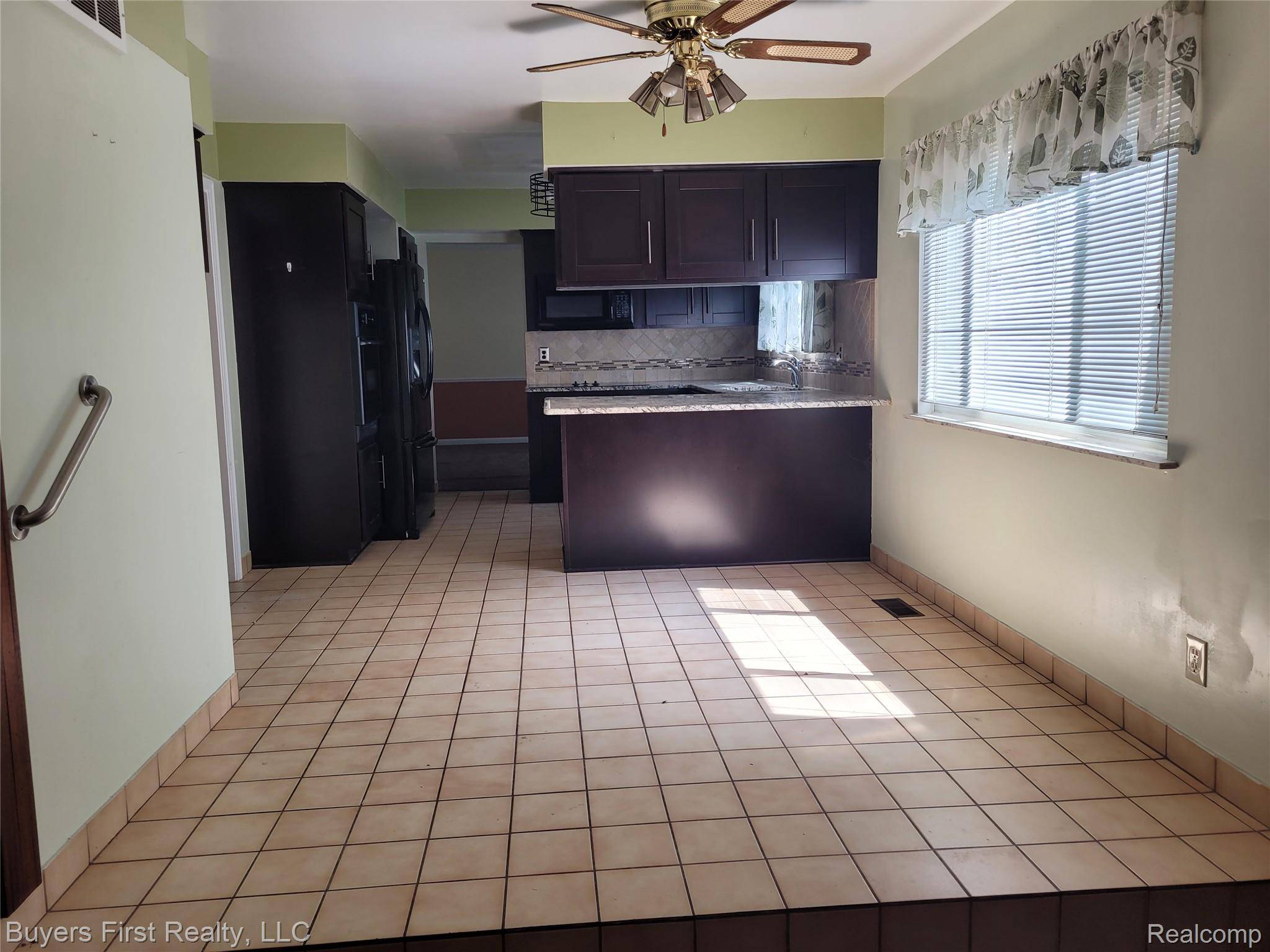 Lathrup Village, MI 48076,26320 Lathrup BLVD