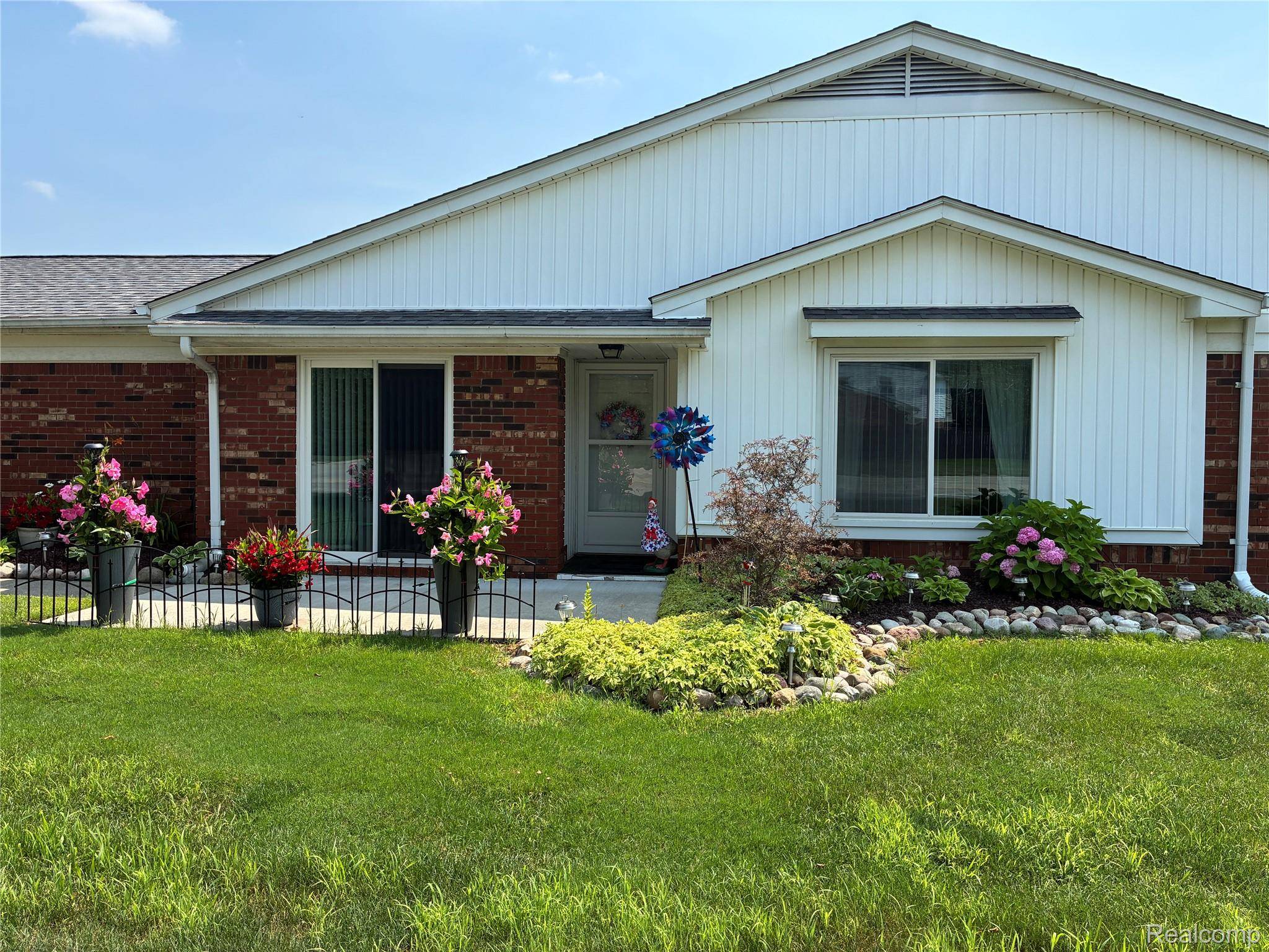 Warren, MI 48093,11604 Joseph Leonard CT