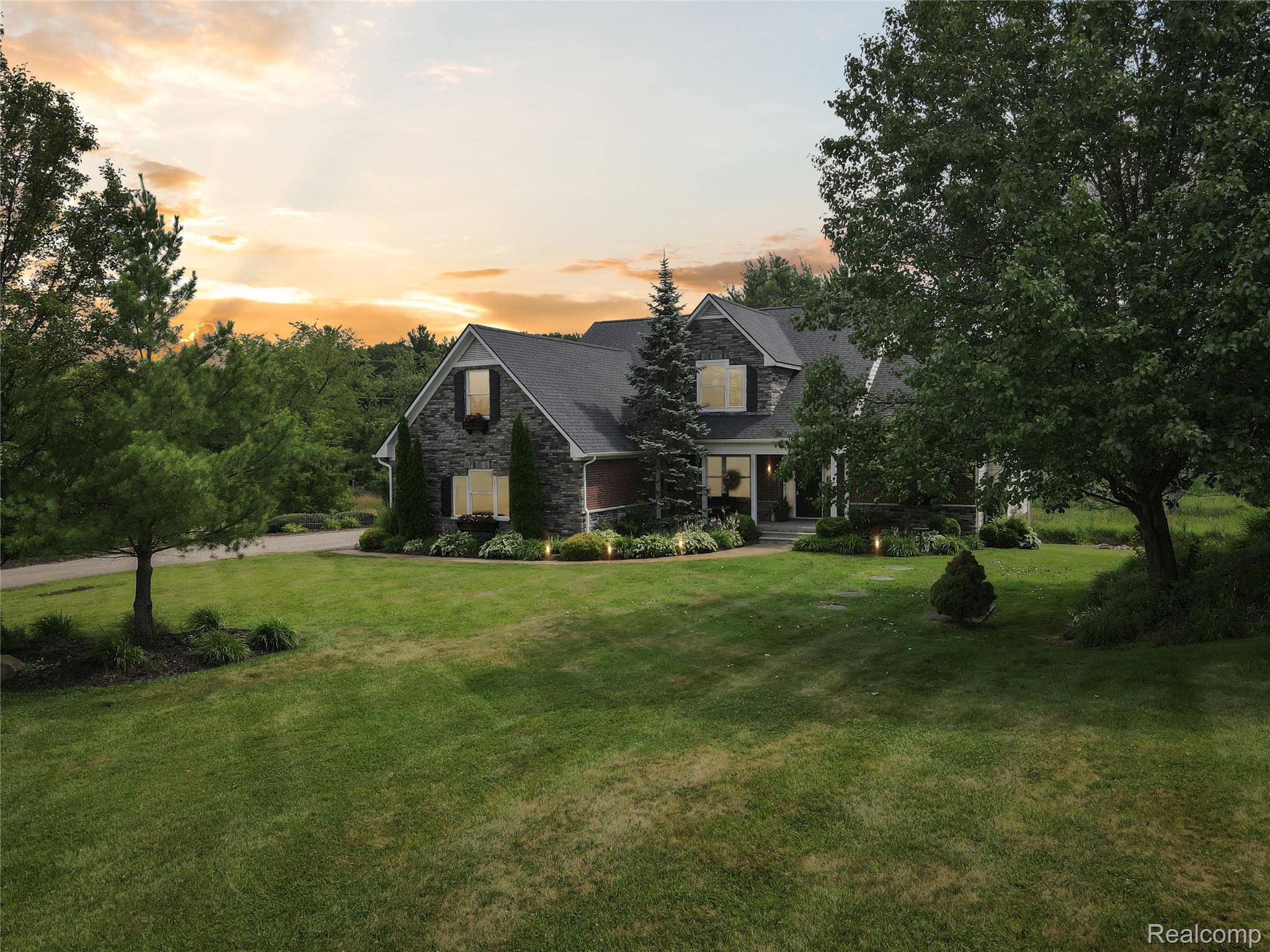 Howell, MI 48843,945 Gray Fox CT