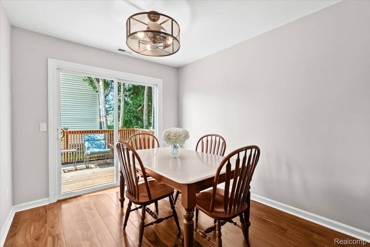 Wixom, MI 48393,1632 Windingway DR