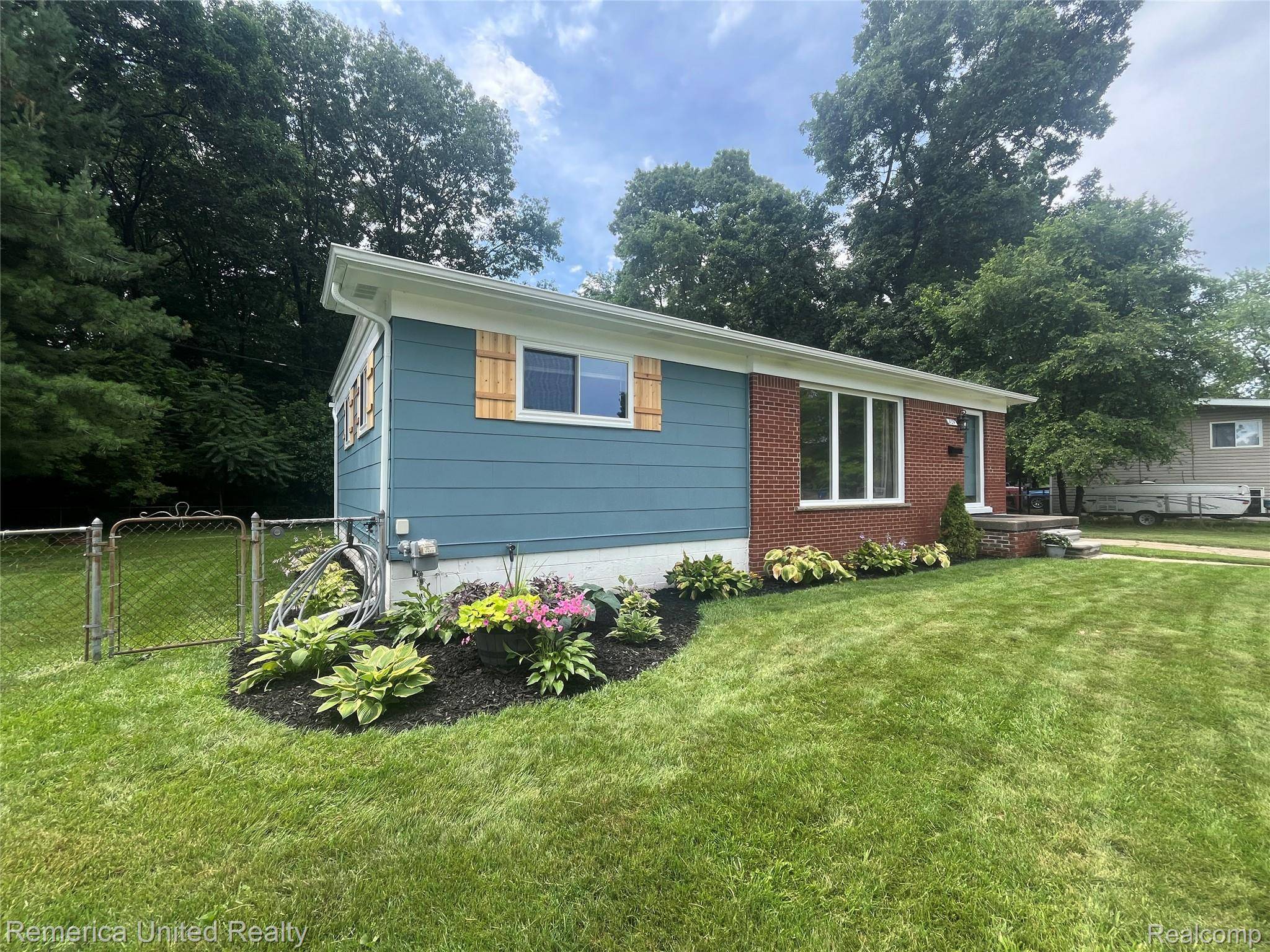 Waterford, MI 48329,3729 Warringham AVE