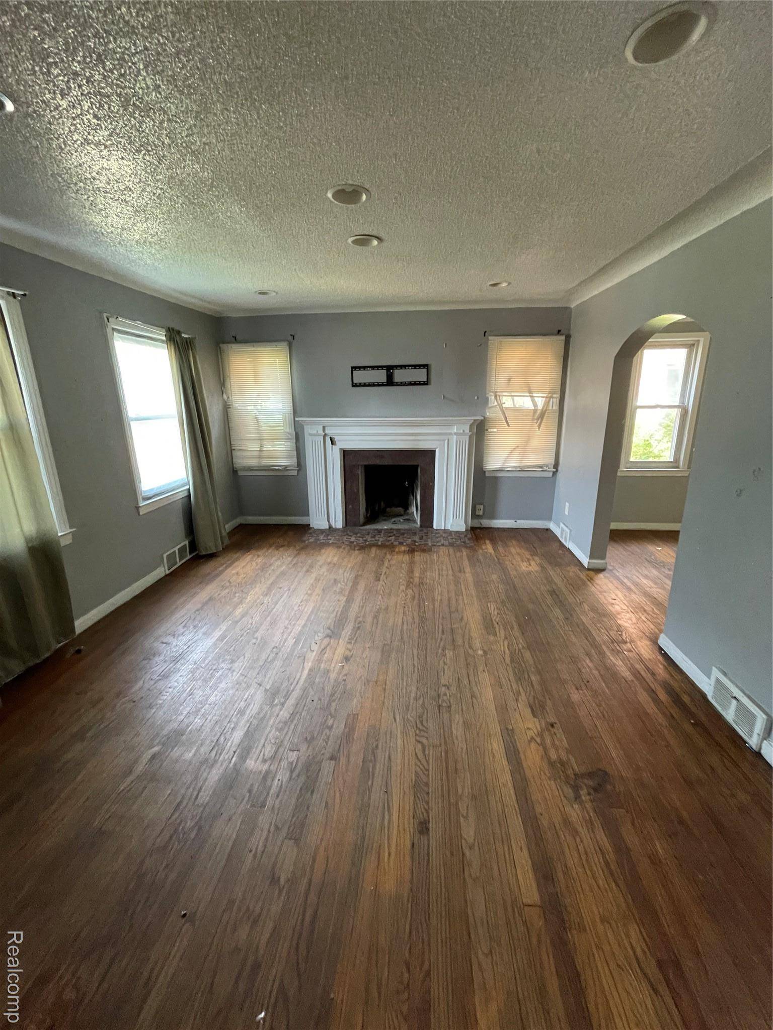 Detroit, MI 48223,15800 Vaughan ST