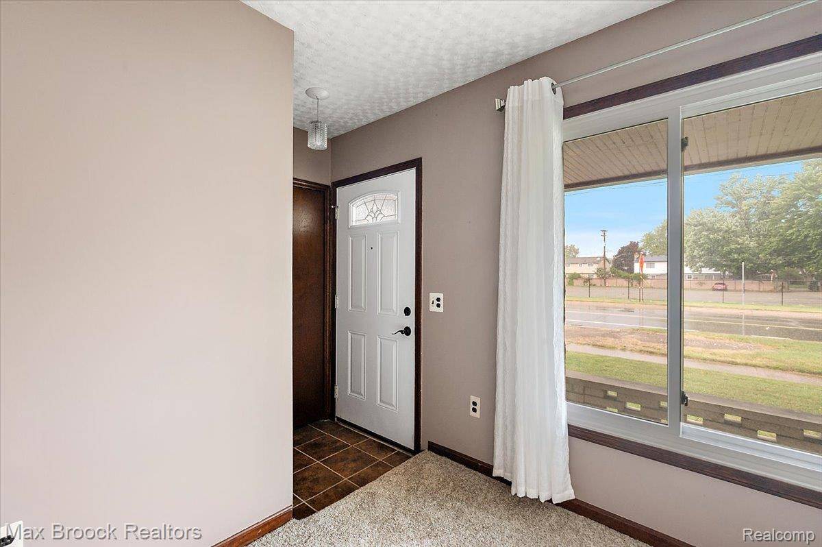 Fraser, MI 48026,18488 Masonic