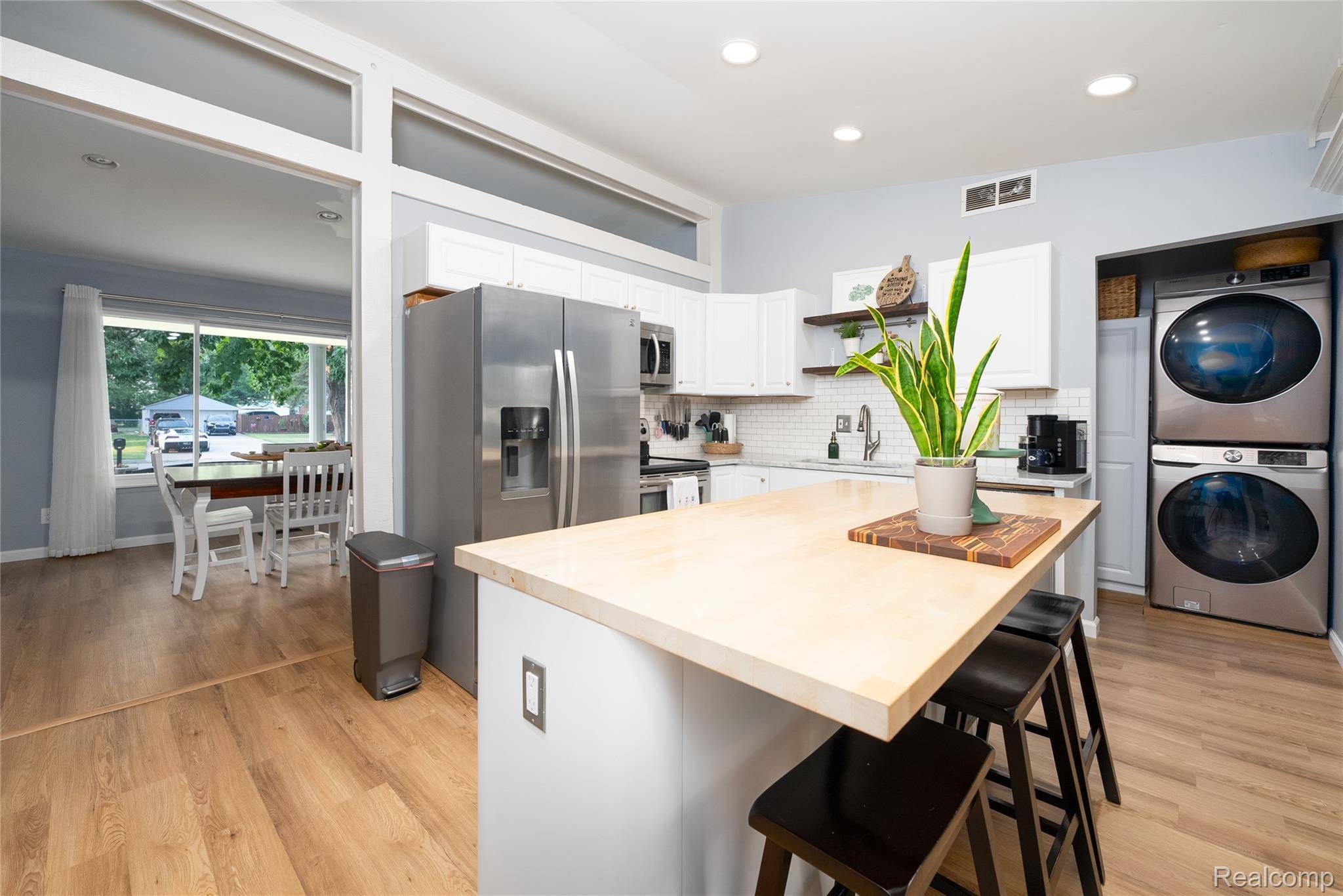 Fraser, MI 48026,17522 Doris