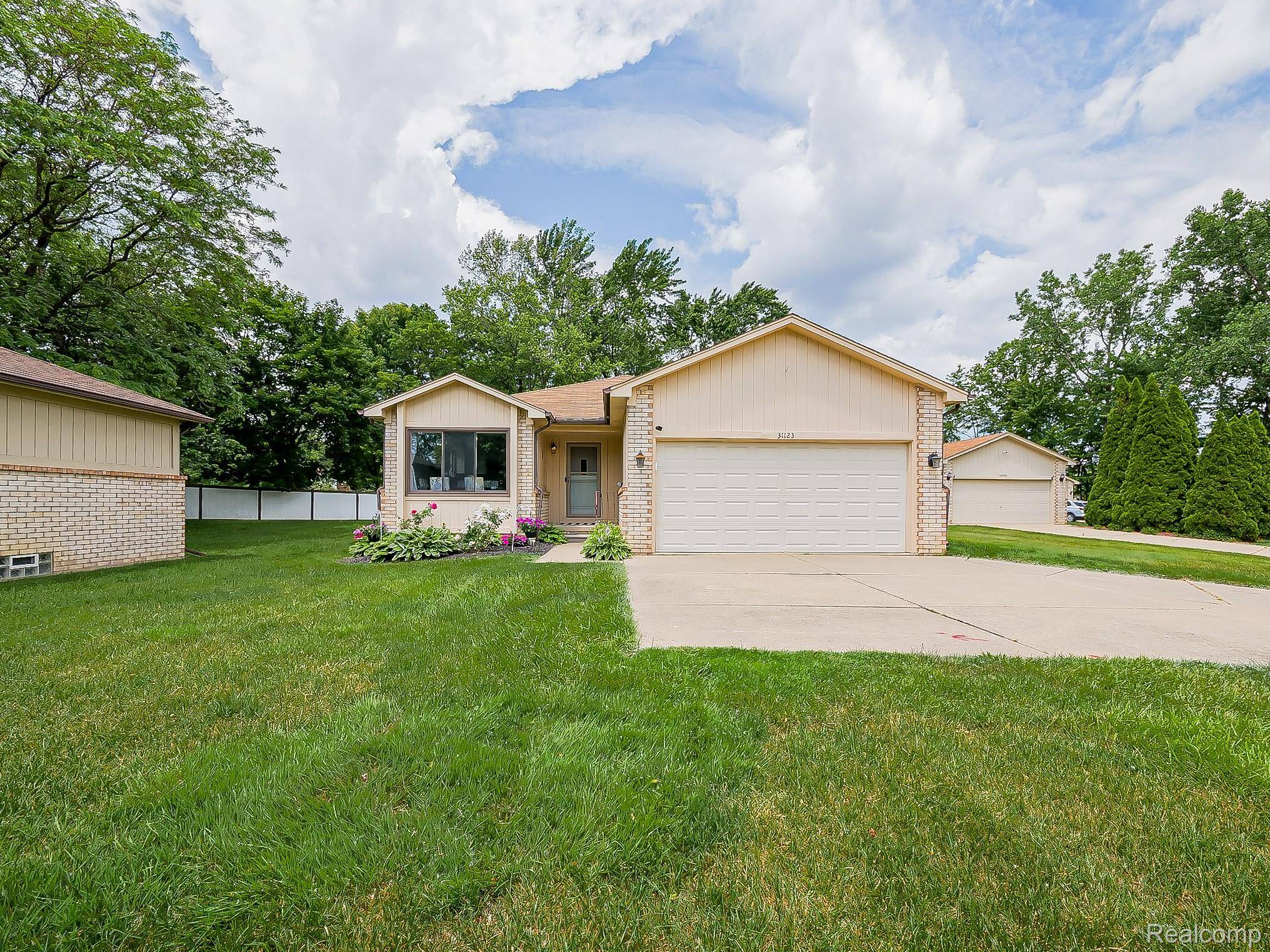 Roseville, MI 48026,31123 S Wind CT