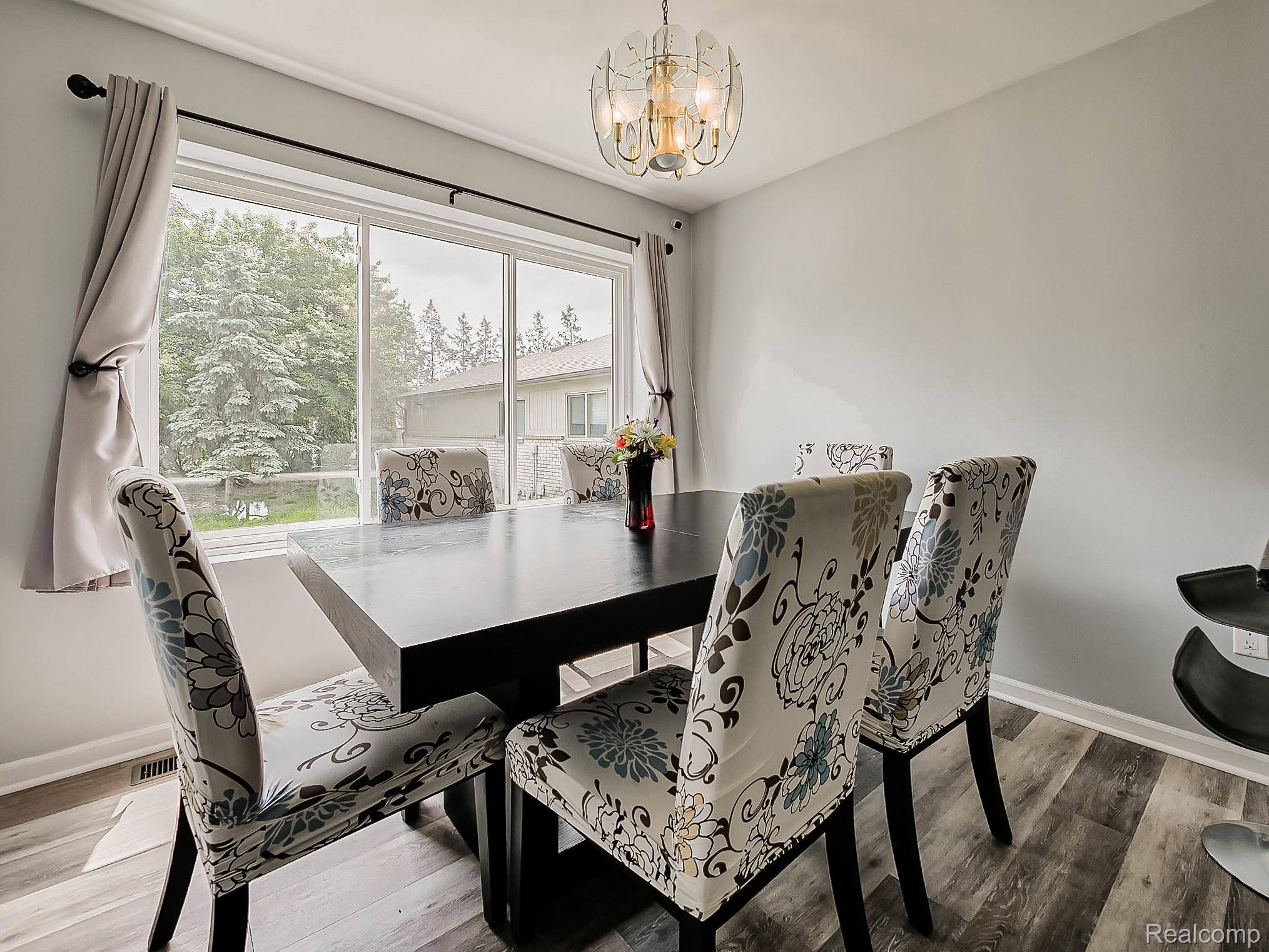 Roseville, MI 48026,31123 S Wind CT