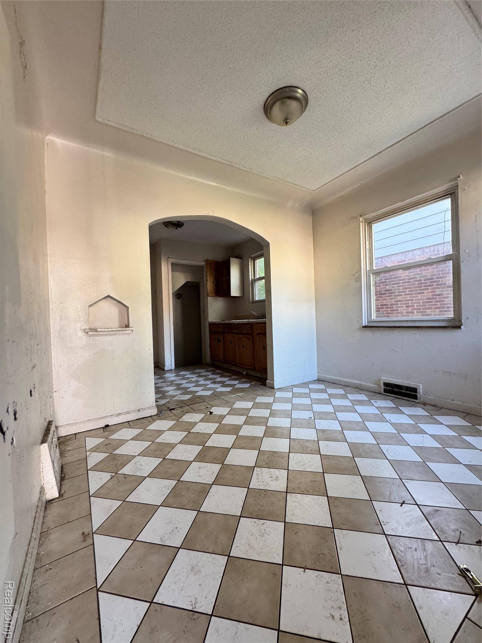 Detroit, MI 48235,16570 Tracey ST