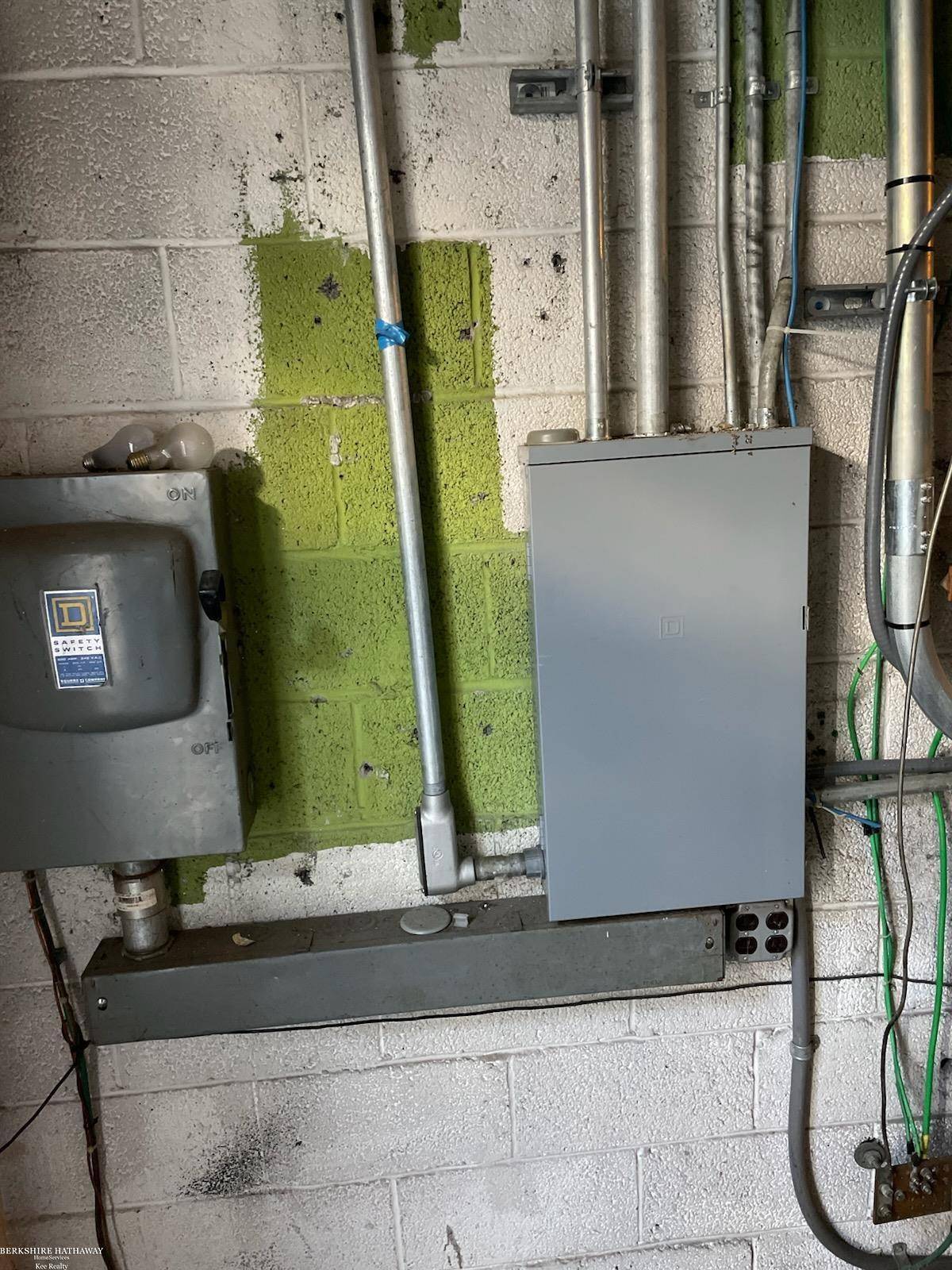 Detroit, MI 48224,16635 Harper AVE