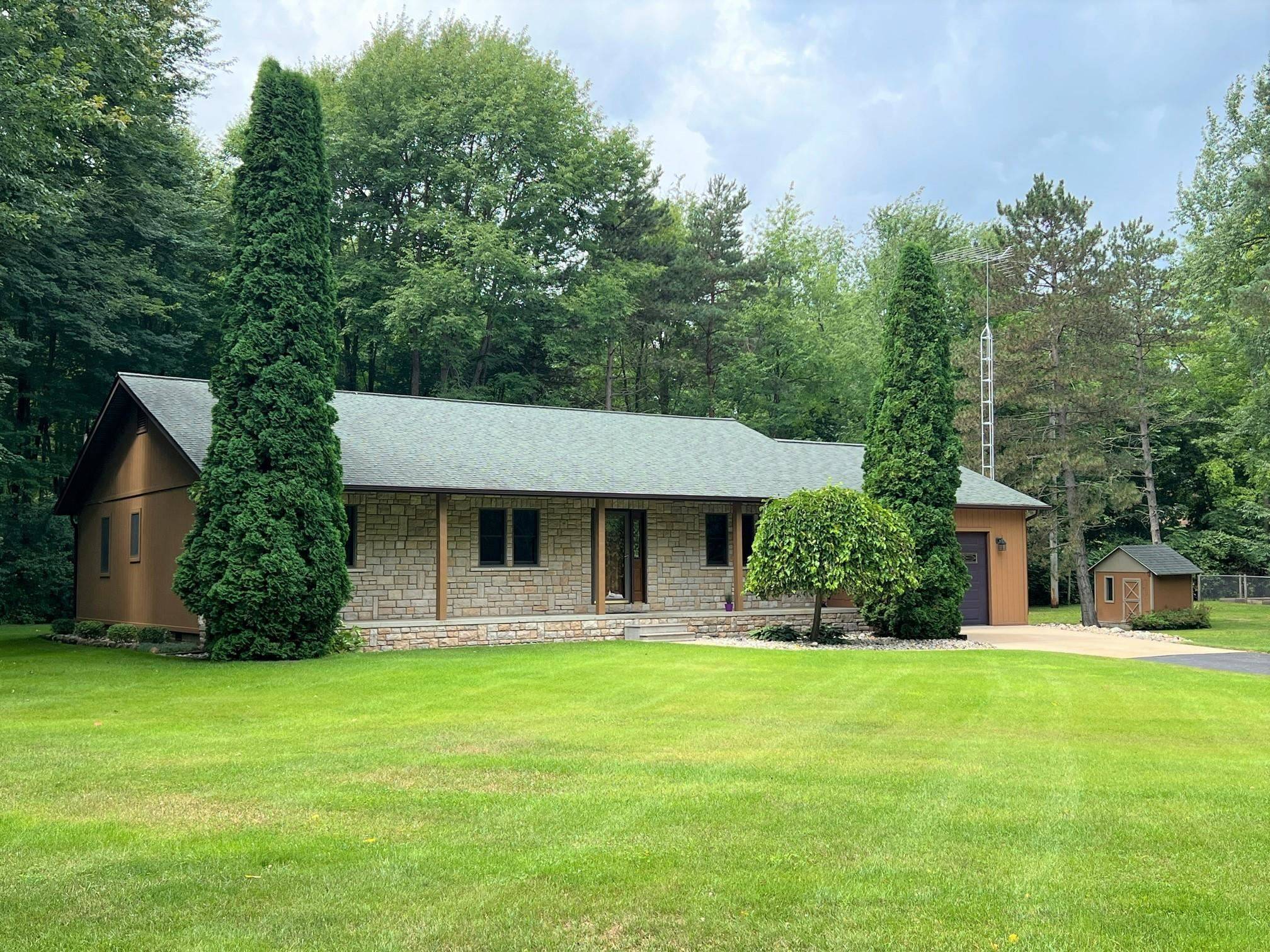 Byron, MI 48418,11423 SILVER LAKE RD