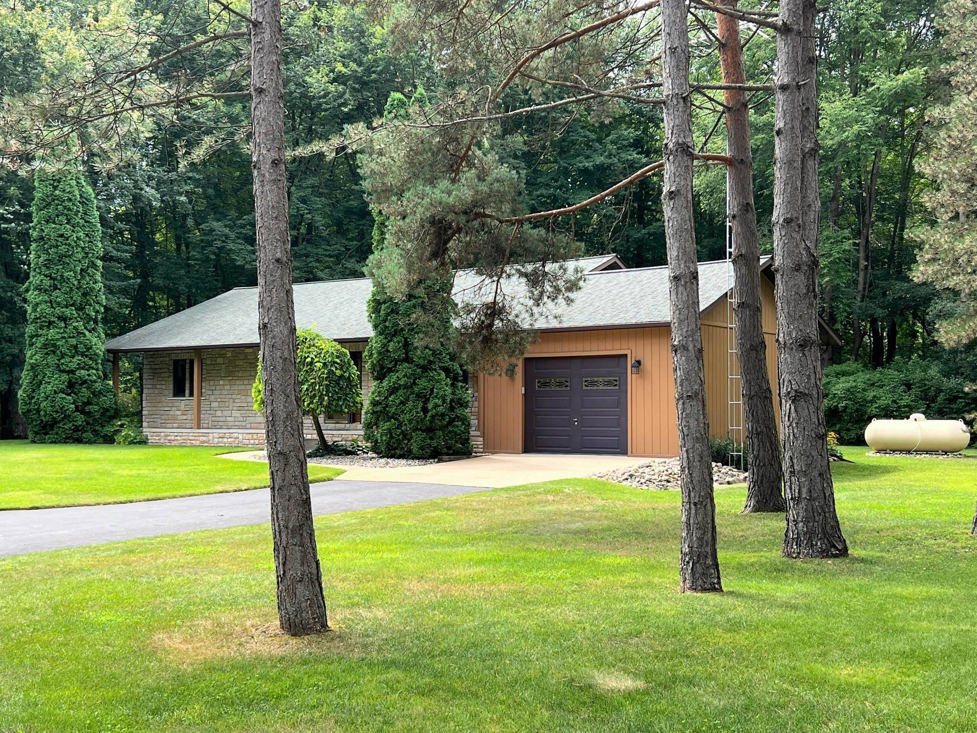 Byron, MI 48418,11423 SILVER LAKE RD