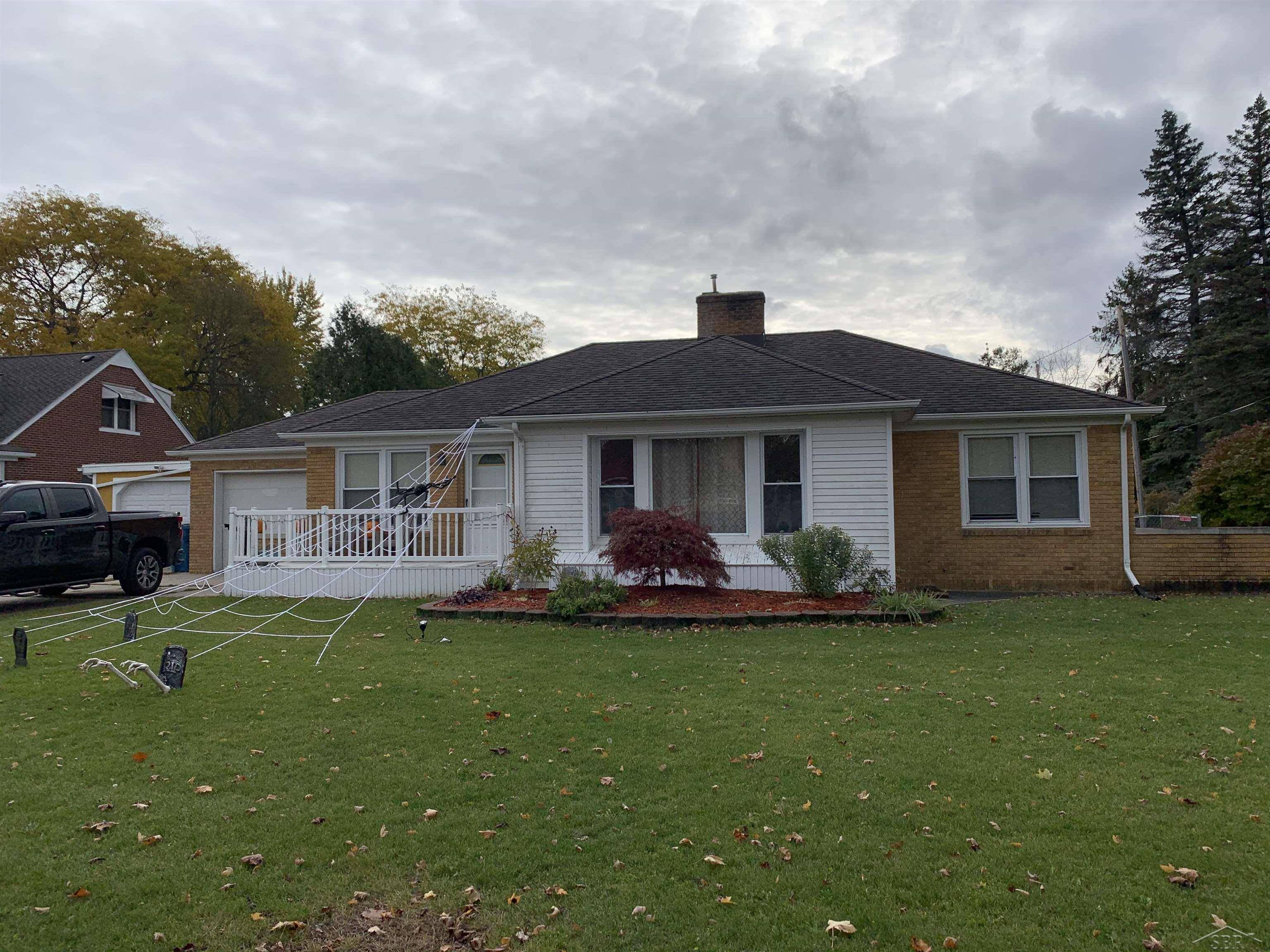 Standish, MI 48658,416 E Orchard St