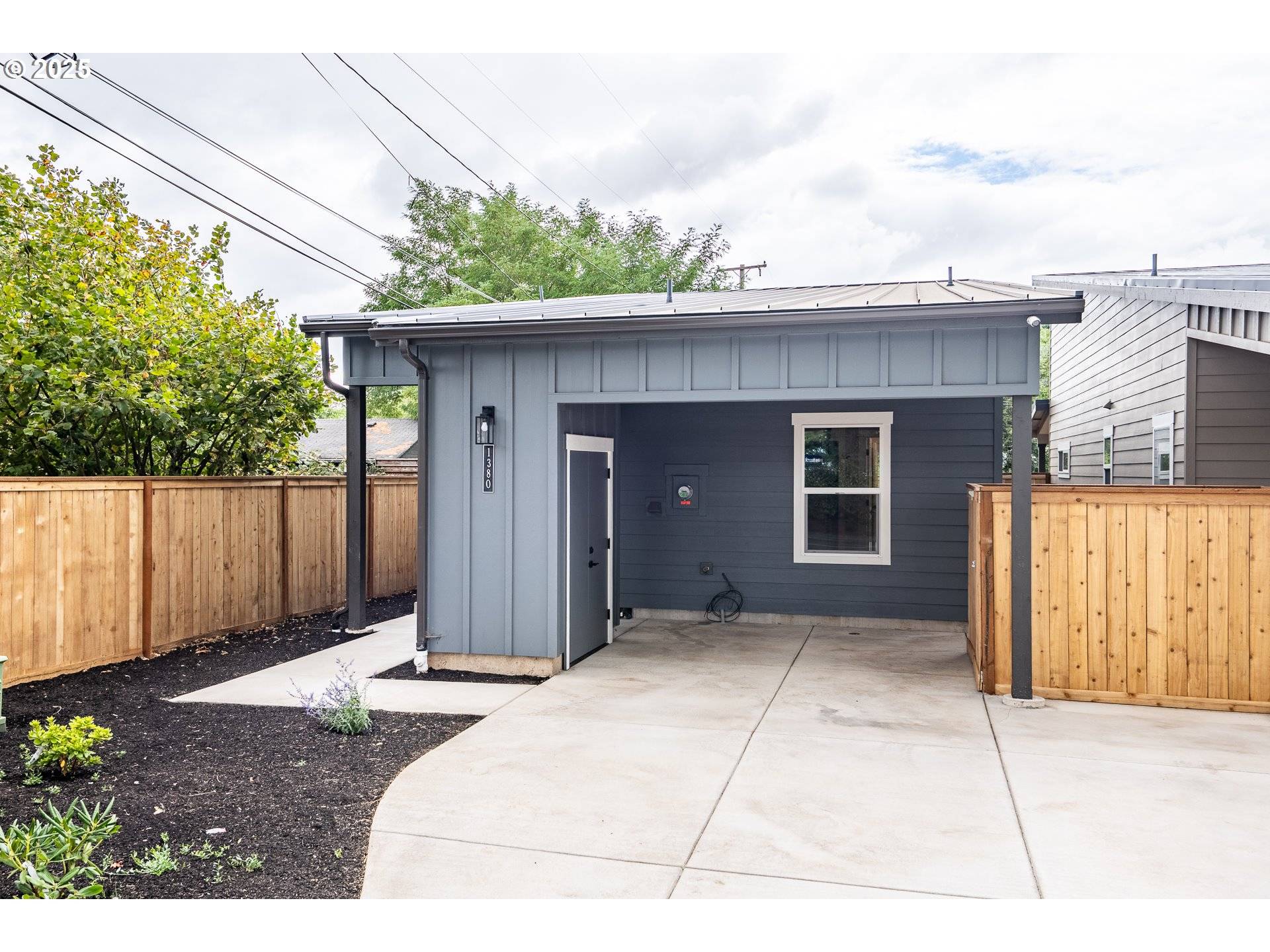 Eugene, OR 97402,1380 JACOBS DR