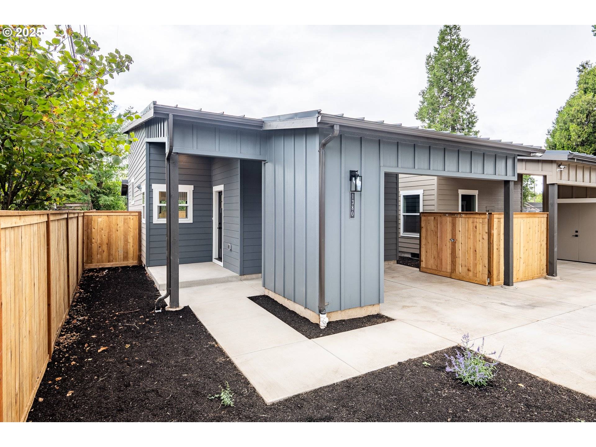 Eugene, OR 97402,1380 JACOBS DR