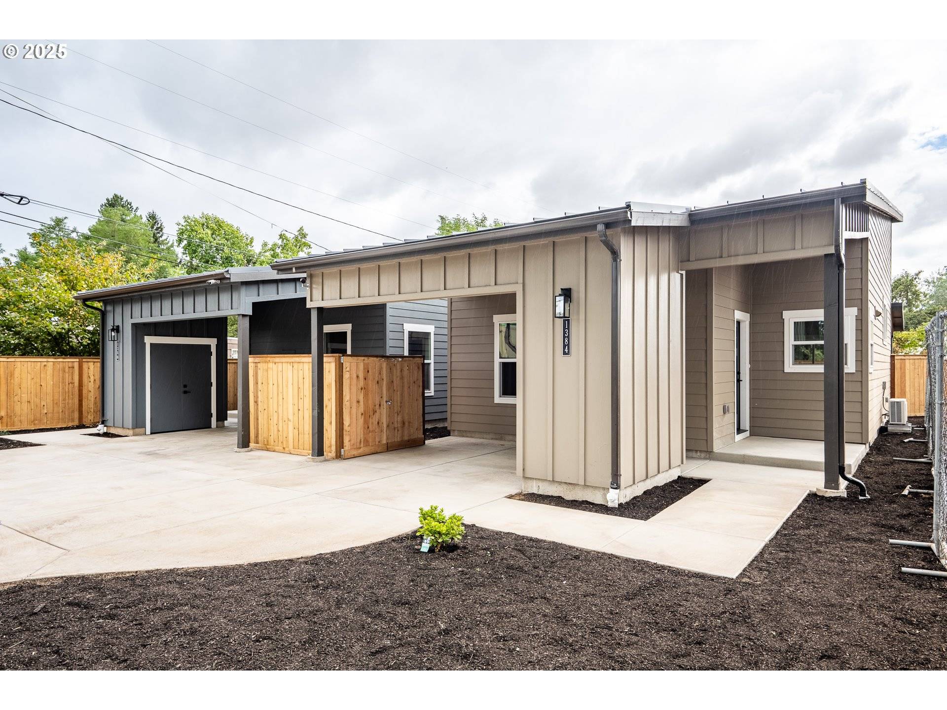 Eugene, OR 97402,1384 Jacobs Dr