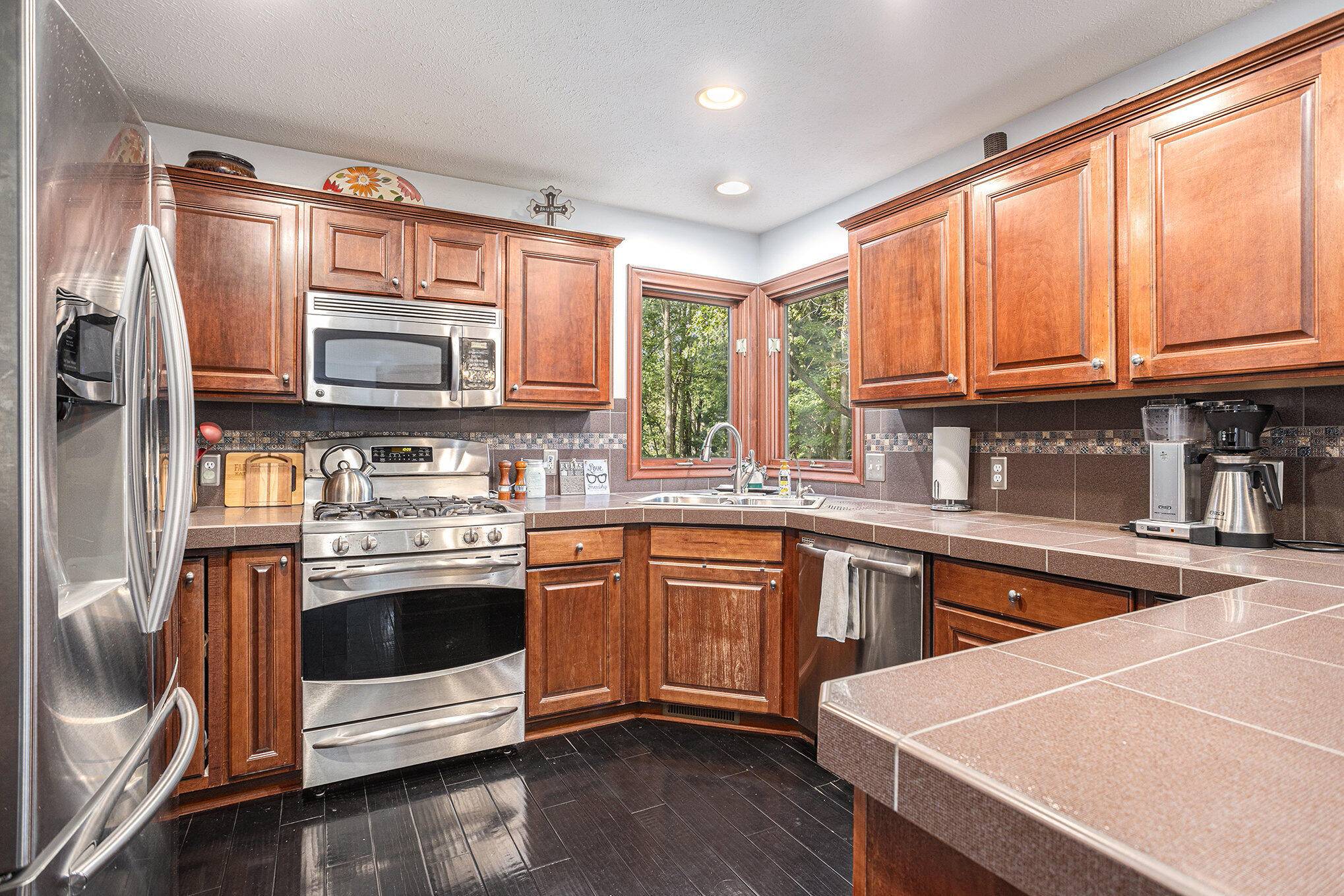 Portage, MI 49002,9744 Chambray ST