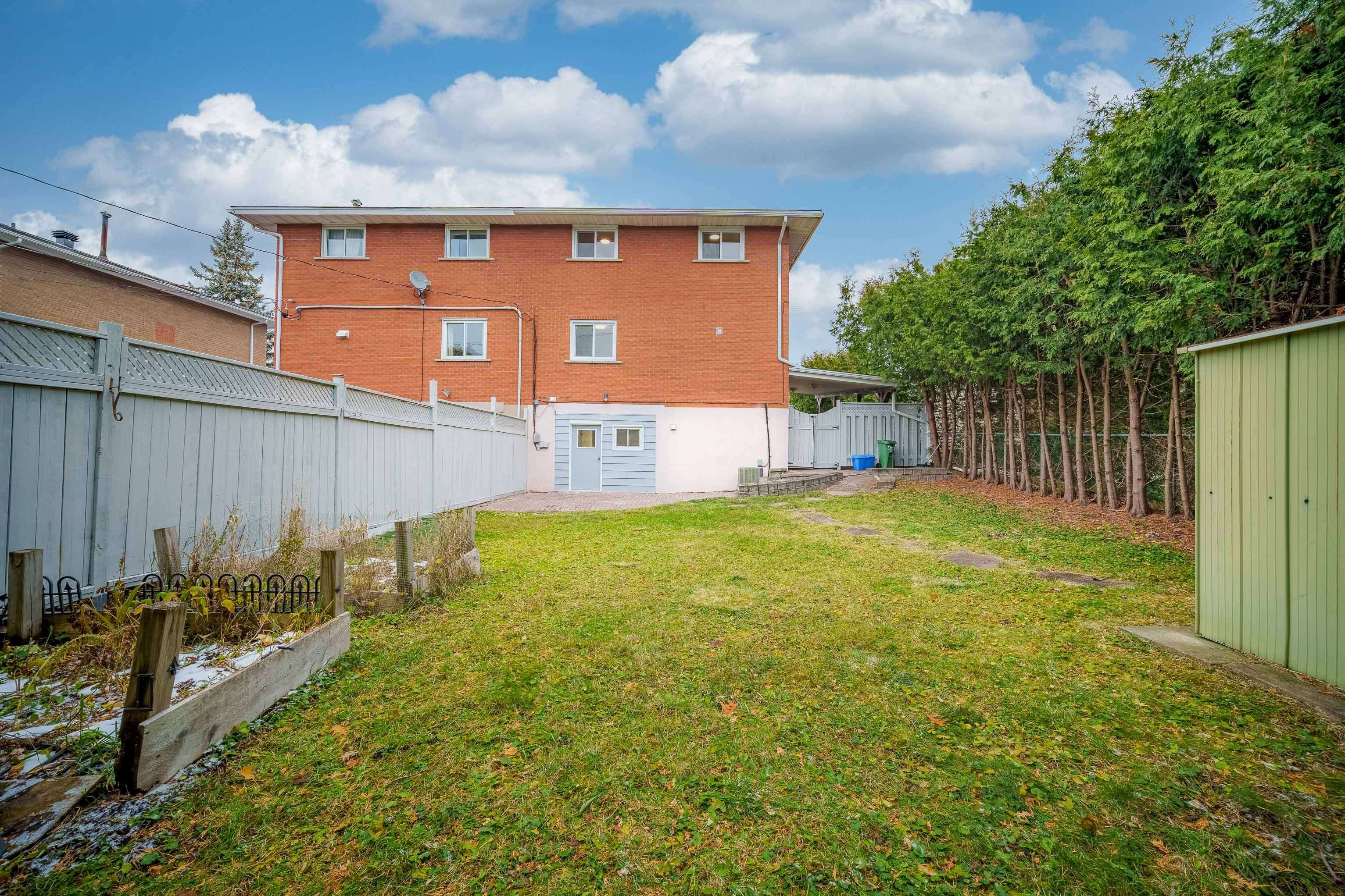 Britannia - Lincoln Heights And Area, ON K2B 5X8,376 Britannia RD