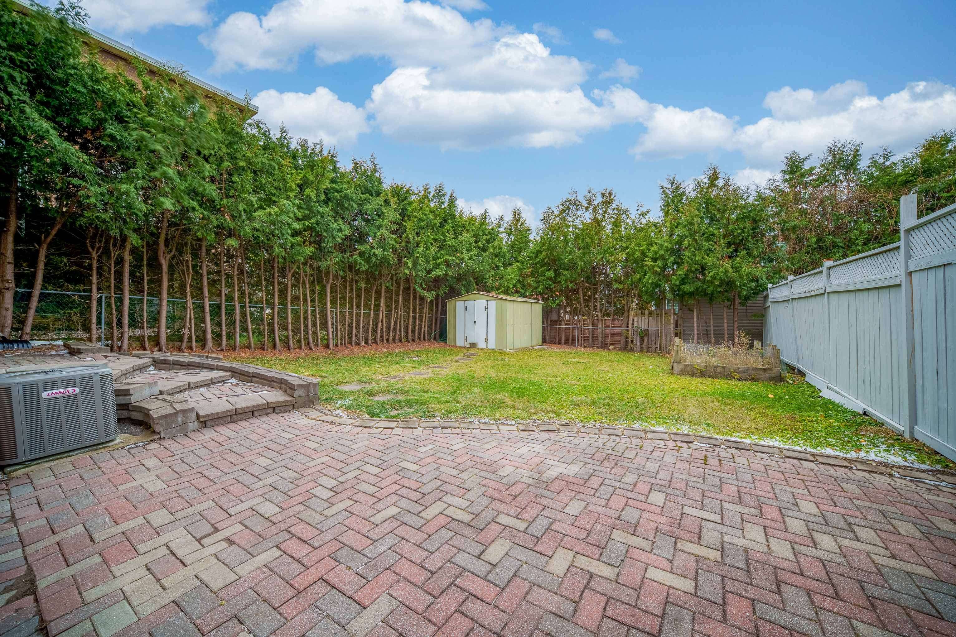 Britannia - Lincoln Heights And Area, ON K2B 5X8,376 Britannia RD