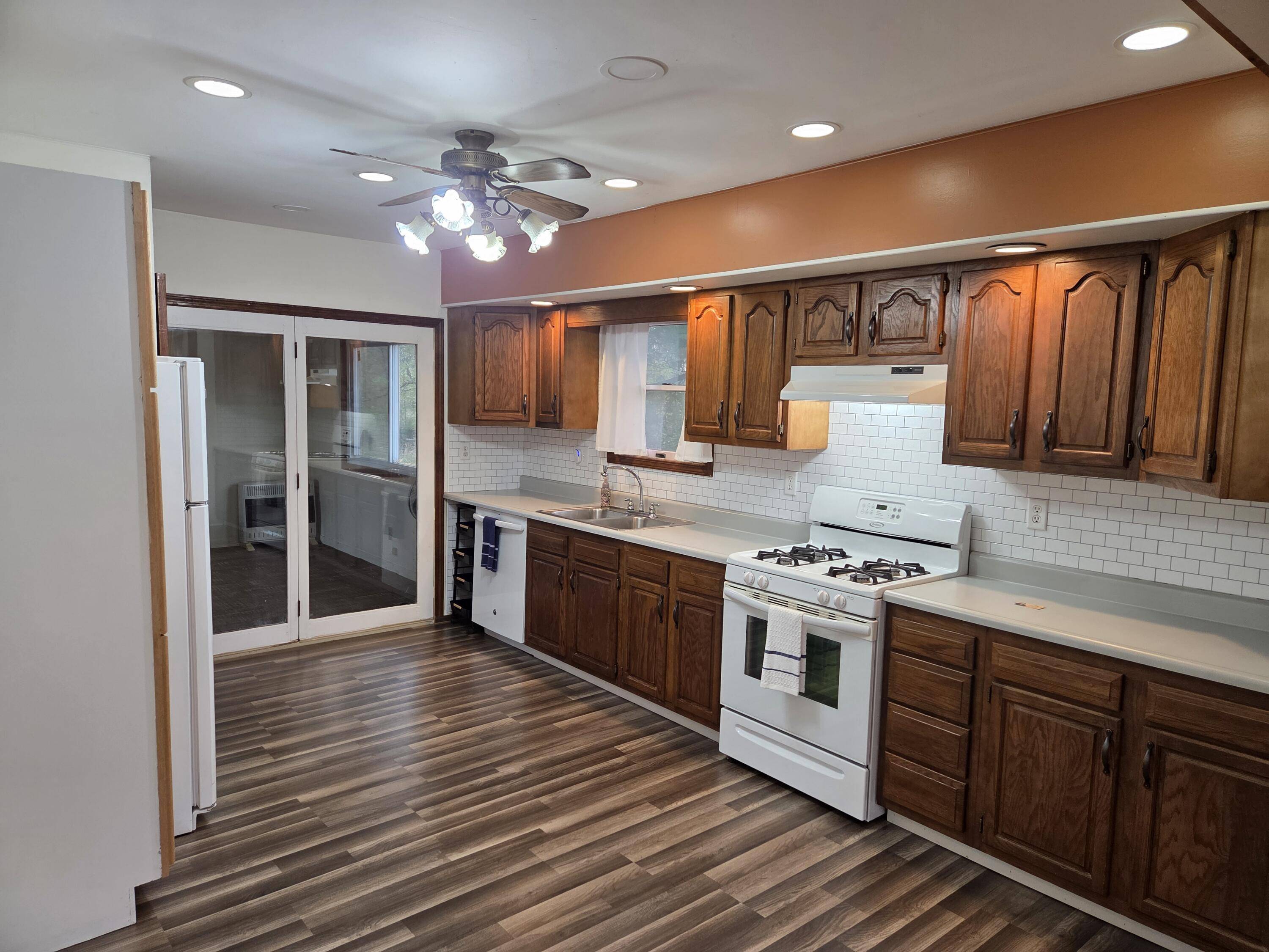 Six Lakes, MI 48886,2617 Dale DR