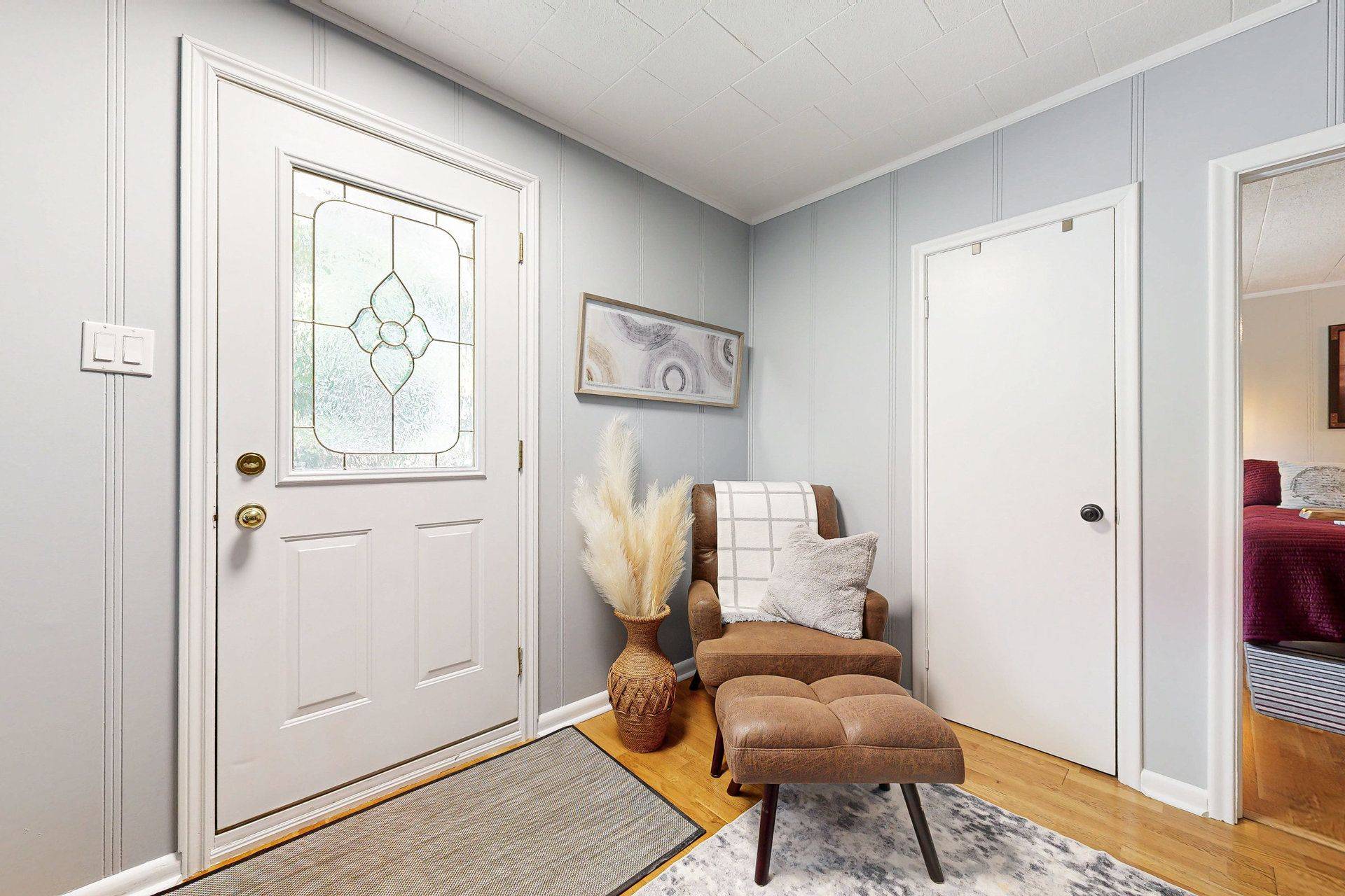 East Gwillimbury, ON L0G 1M0,19043 Centre ST