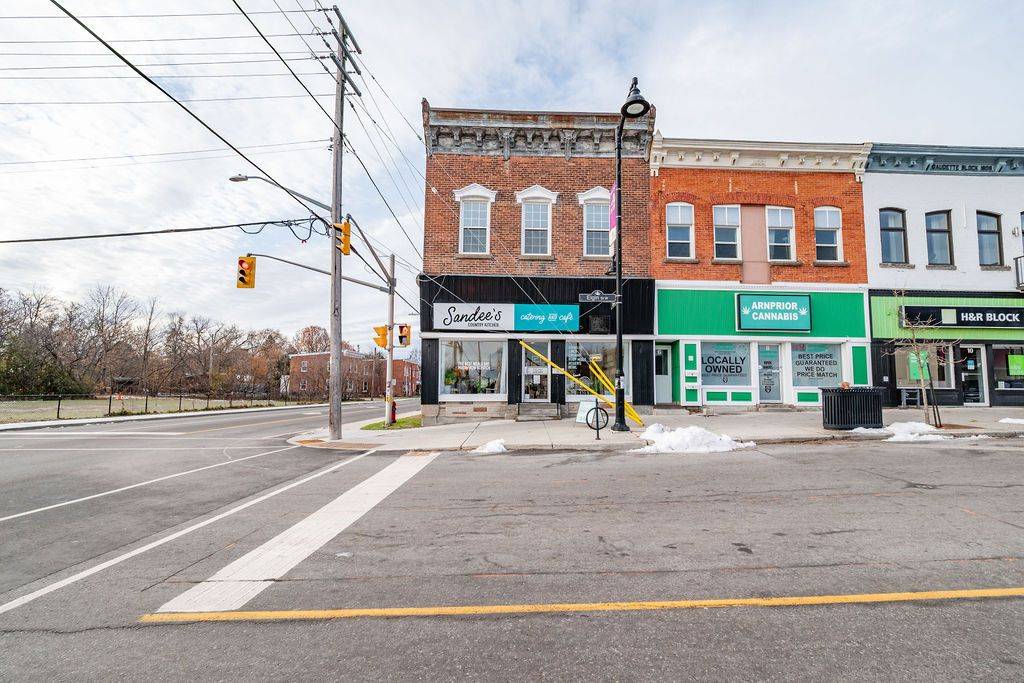 Arnprior, ON K7S 1N3,4 Elgin ST W