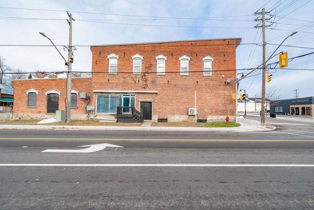 Arnprior, ON K7S 1N3,4 Elgin ST W