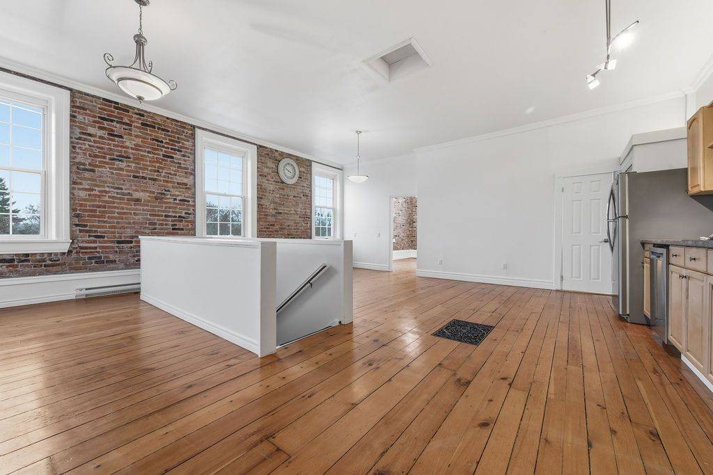 Arnprior, ON K7S 1N3,4 Elgin ST W