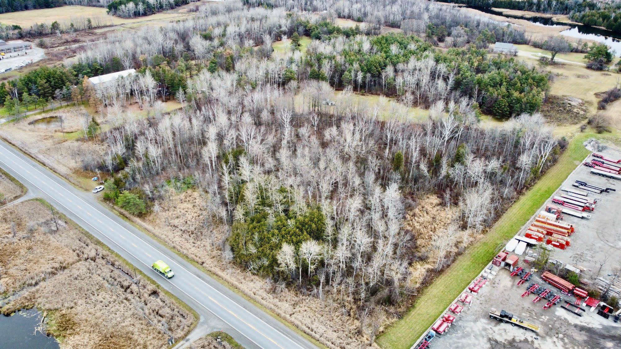 Georgina, ON L0E 1R0,0 48 HWY