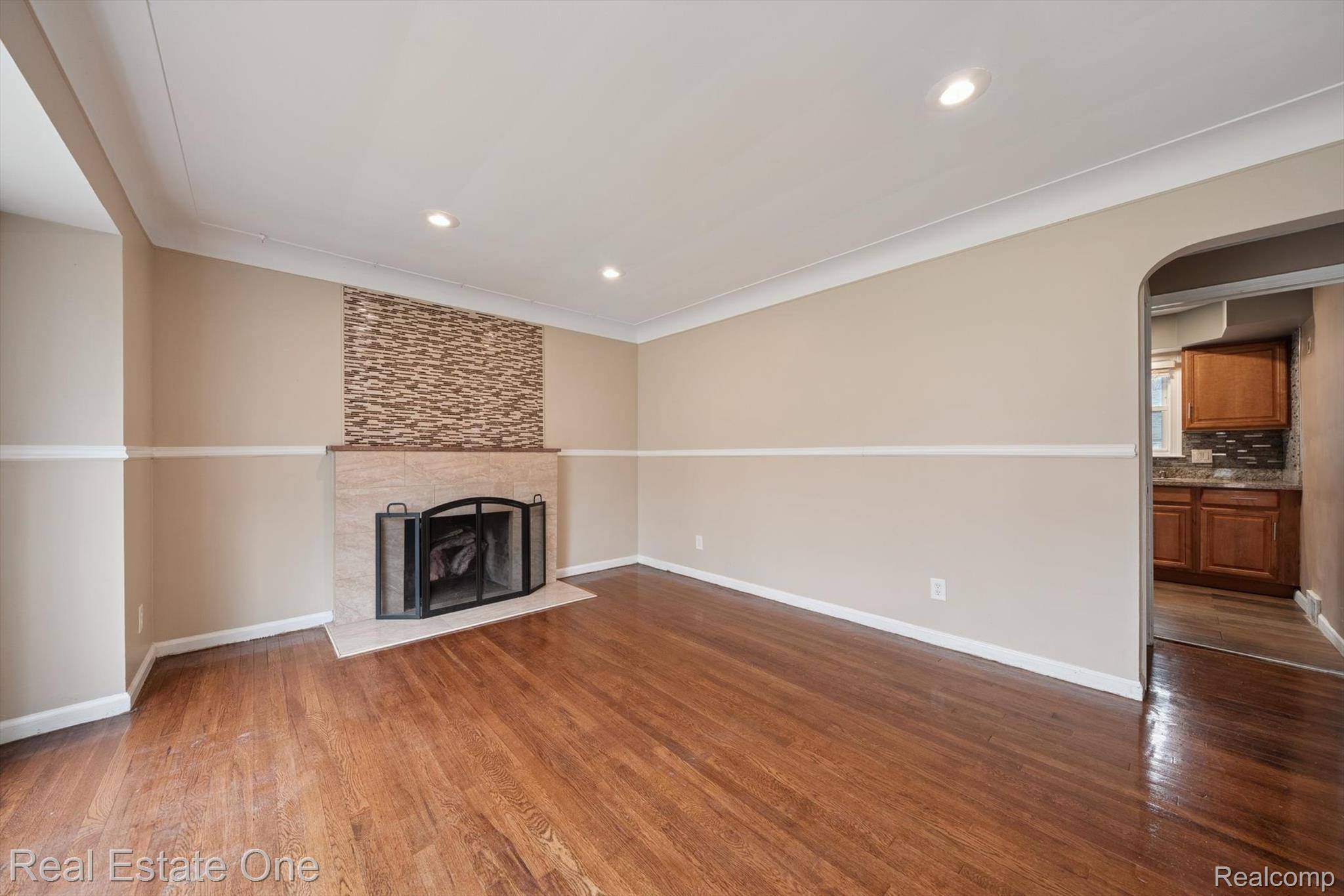 Redford, MI 48240,19800 Imperial HWY