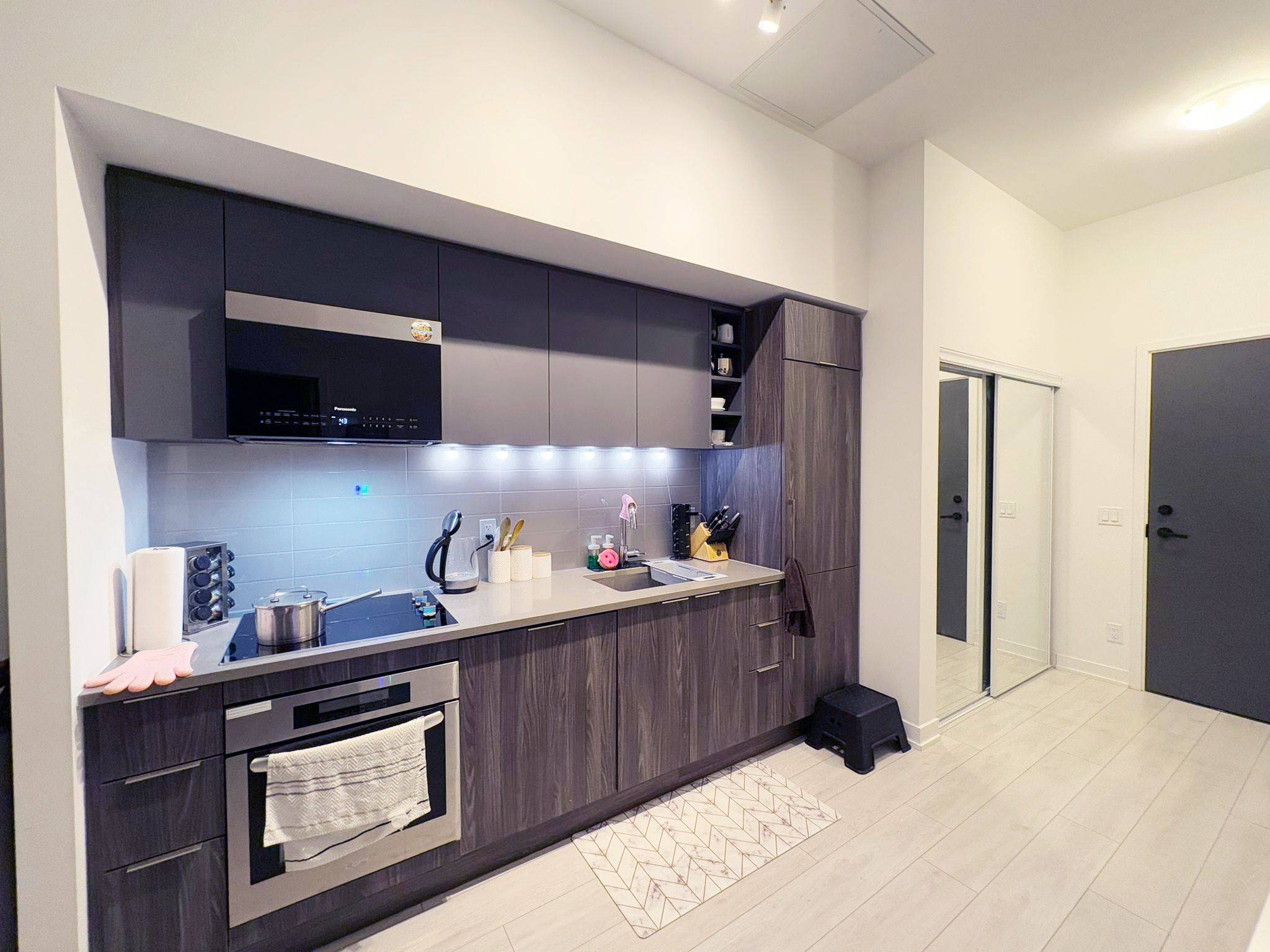 Toronto E07, ON M1T 3G2,2033 Kennedy RD N #803