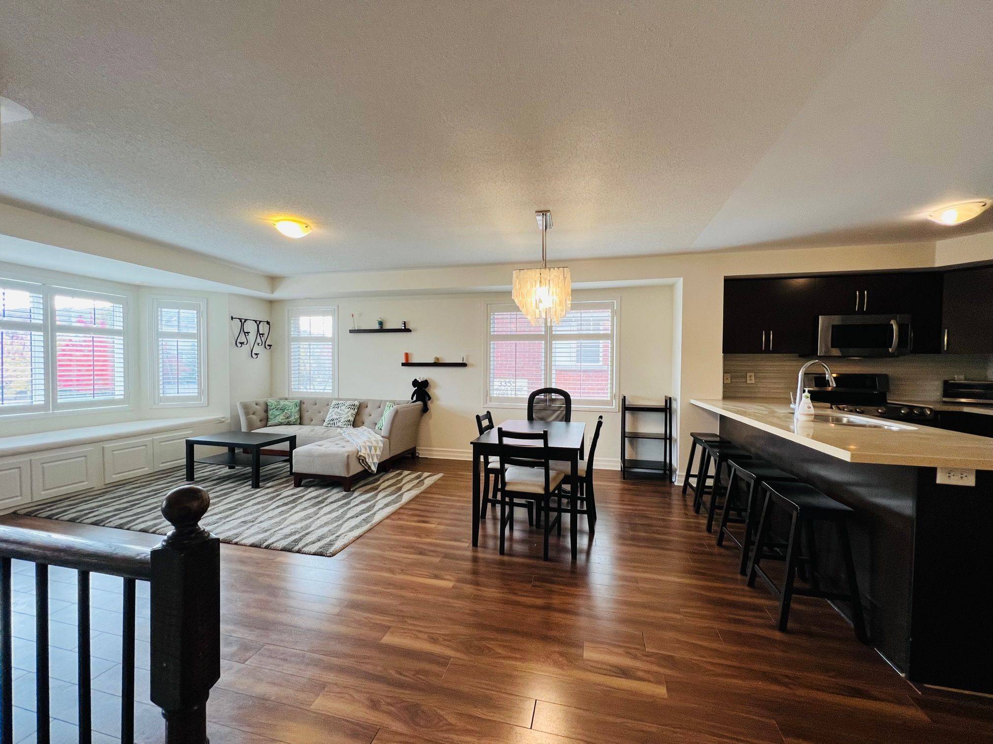 Mississauga, ON L5M 0N7,3335 Thomas ST N #16