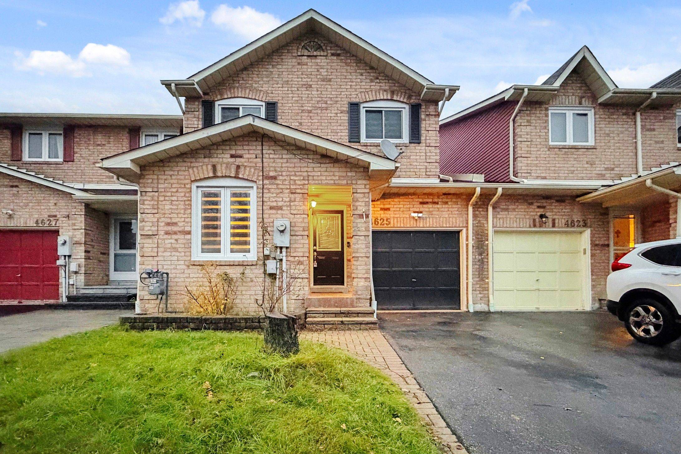Mississauga, ON L5R 1X9,4625 Westbourne TER