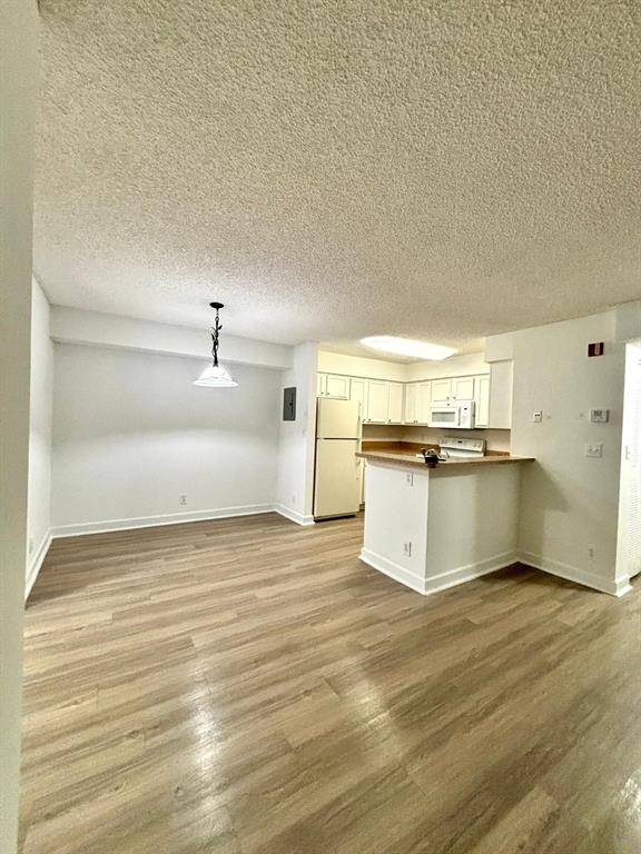 Tamarac, FL 33321,7630 Westwood Dr #321