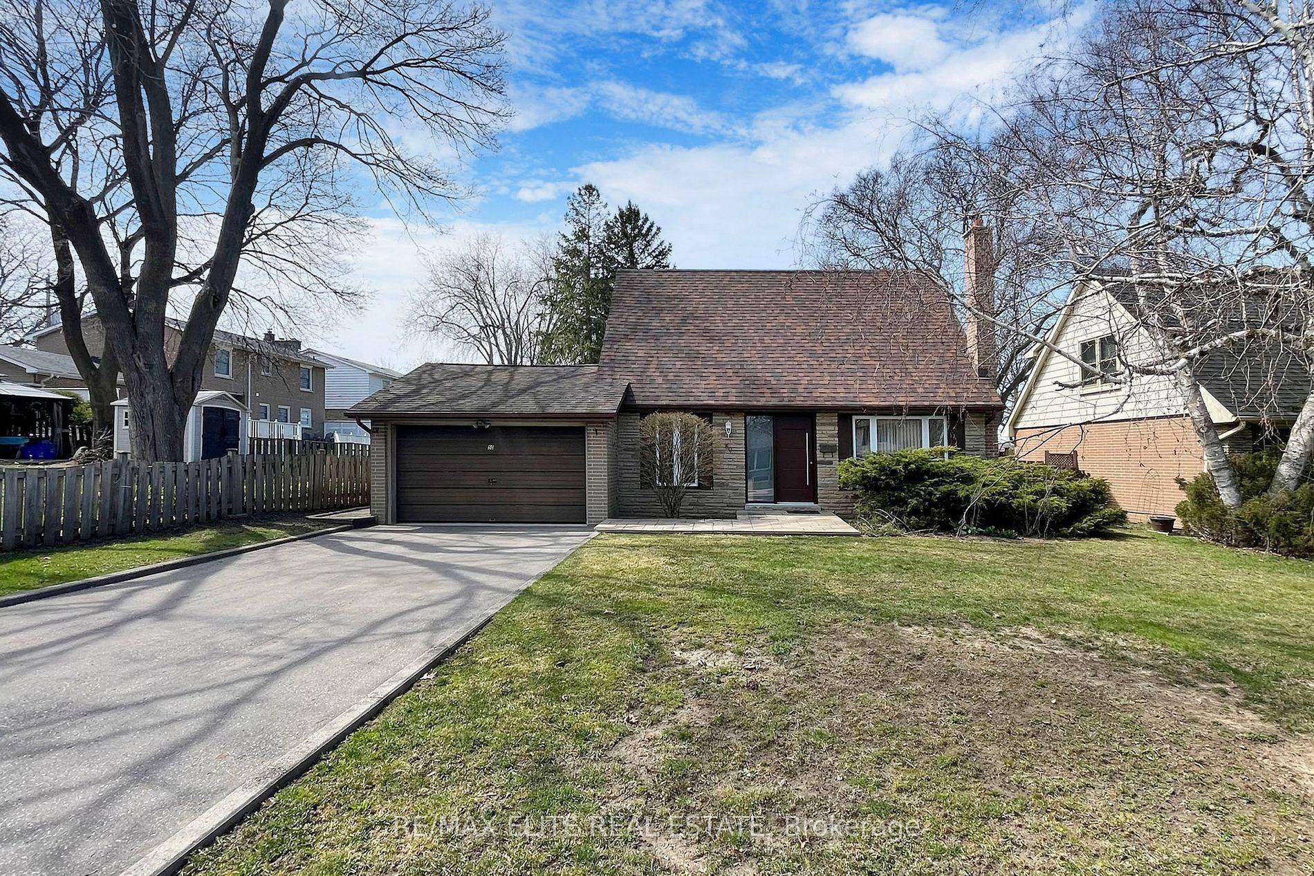 Markham, ON L3T 2K7,50 Henderson AVE