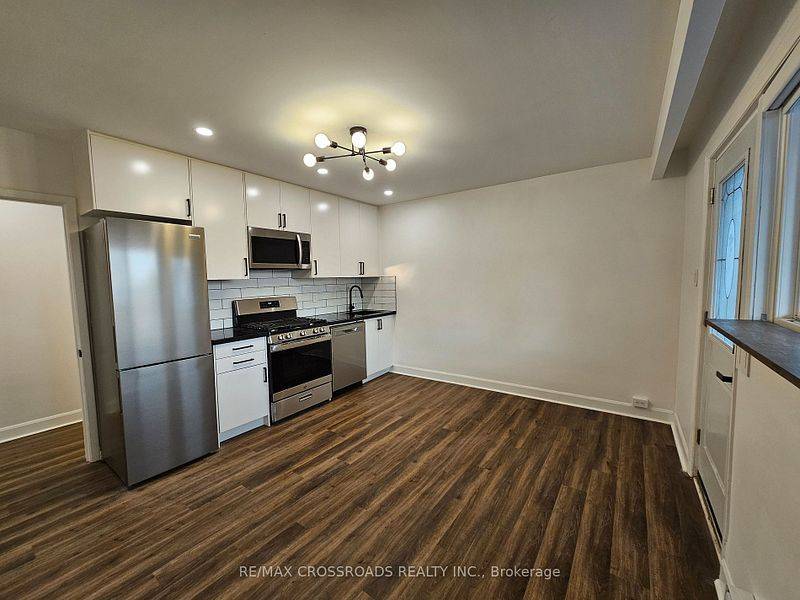 Toronto W03, ON M6E 3R8,2170B Dufferin ST #Upper Lvl