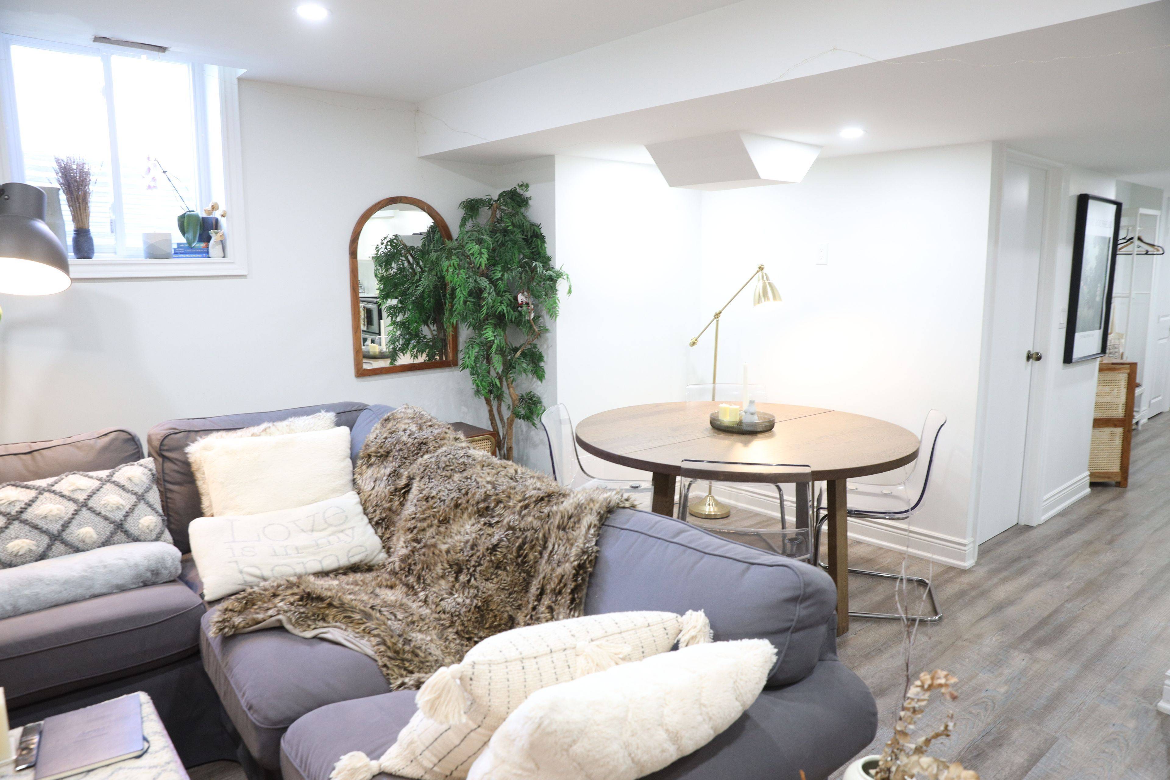 Mississauga, ON L5M 0W1,5552 Ethan DR #Lower