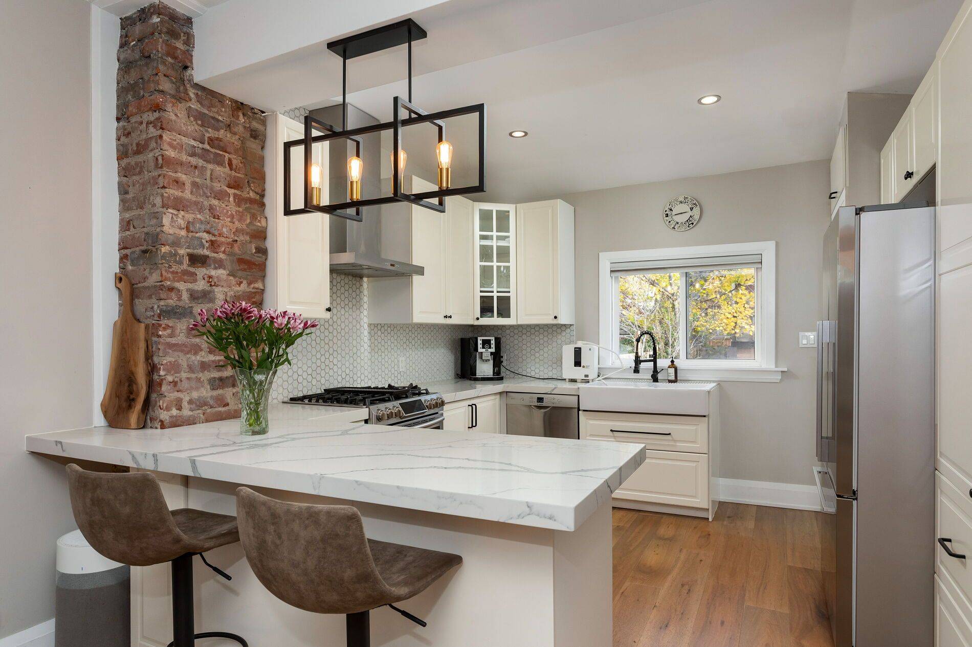 Toronto W06, ON M8V 3B8,171 Islington AVE