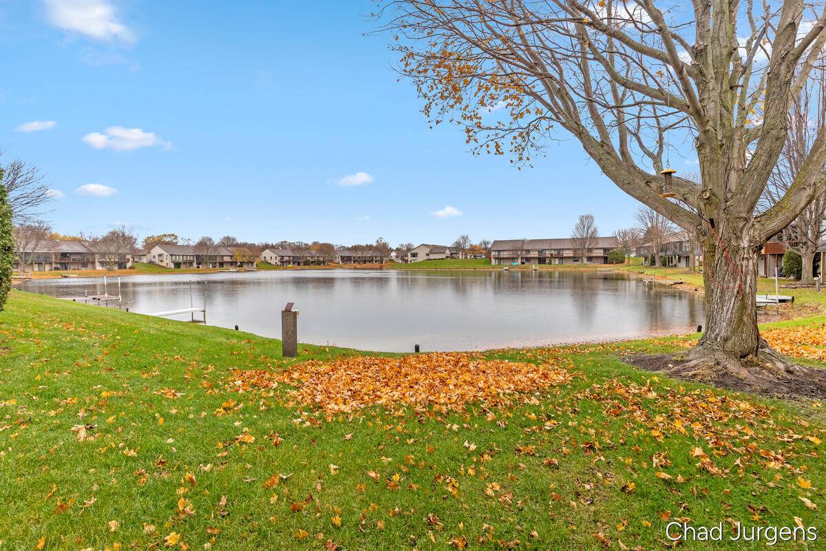 Zeeland, MI 49464,2000 Lakeview DR